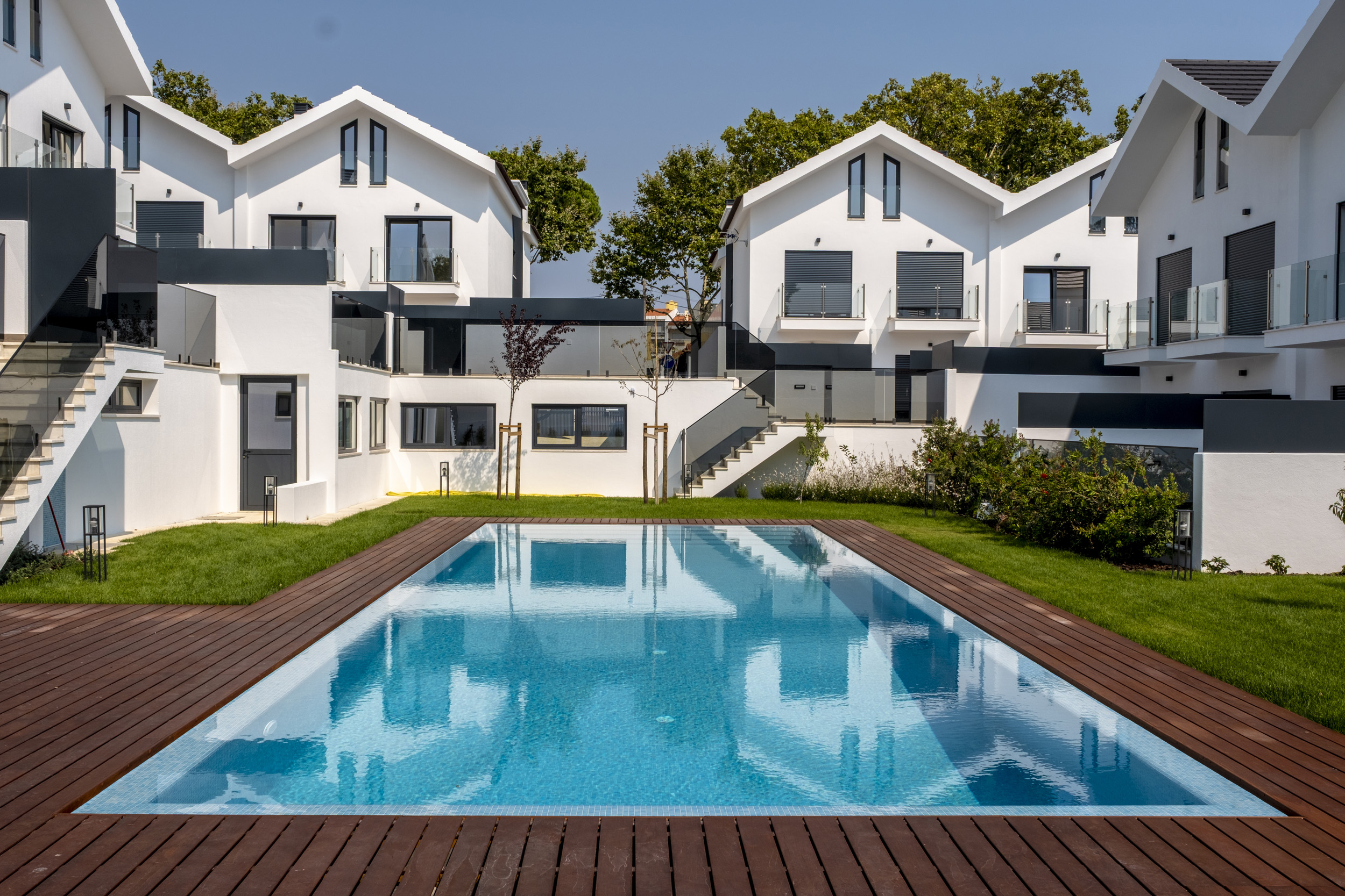 V4 Villa | Small Condominium | Cascais