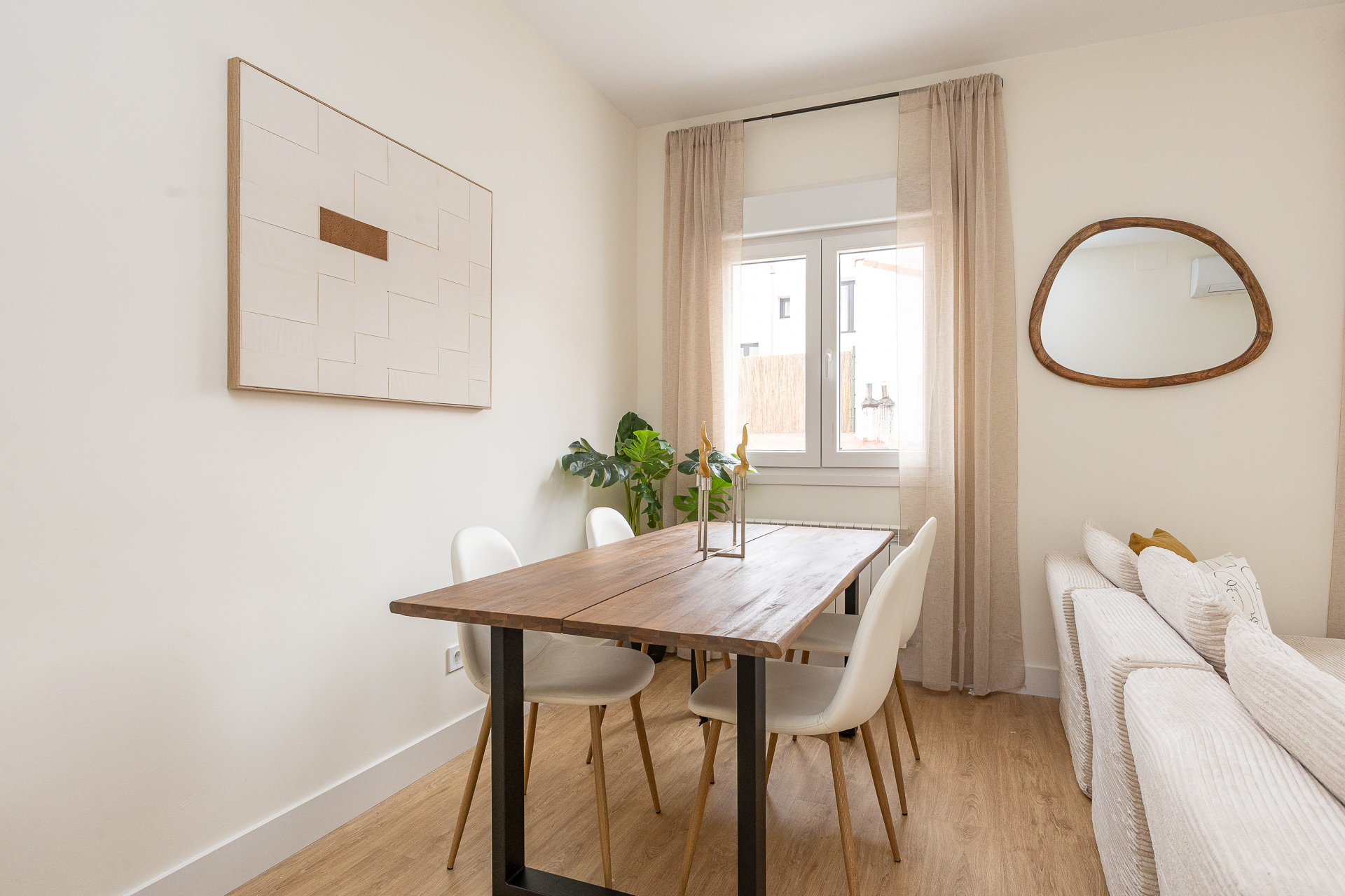 Prices for a fully furnished apartment on Calle San Germán