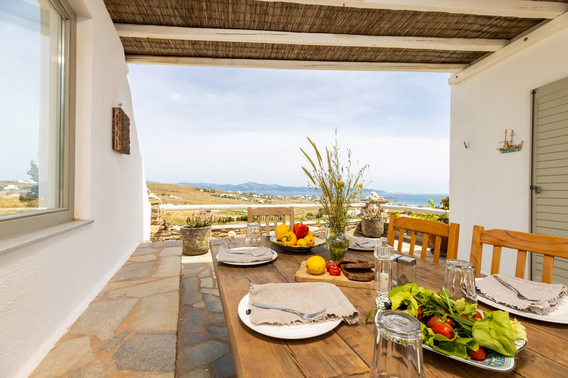Detached villa with stunning sea views in Tzanes, Paros