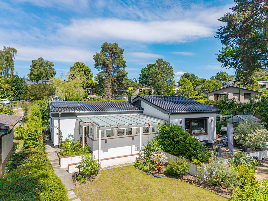 Wohnen auf einer Ebene: Charmanter Bungalow auf idyllischem Erbpachtgrundstück in begehrter Lage nahe der Fischbeker Heide!