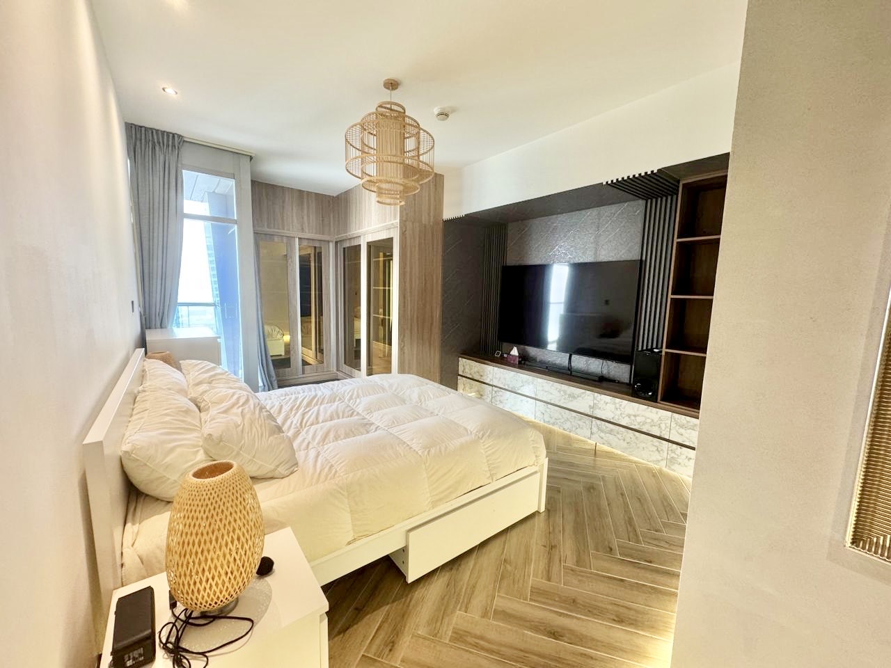 Fully Furnished | Upgraded | High Floor