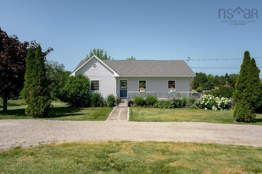 Lovely Home Close by to Amenities