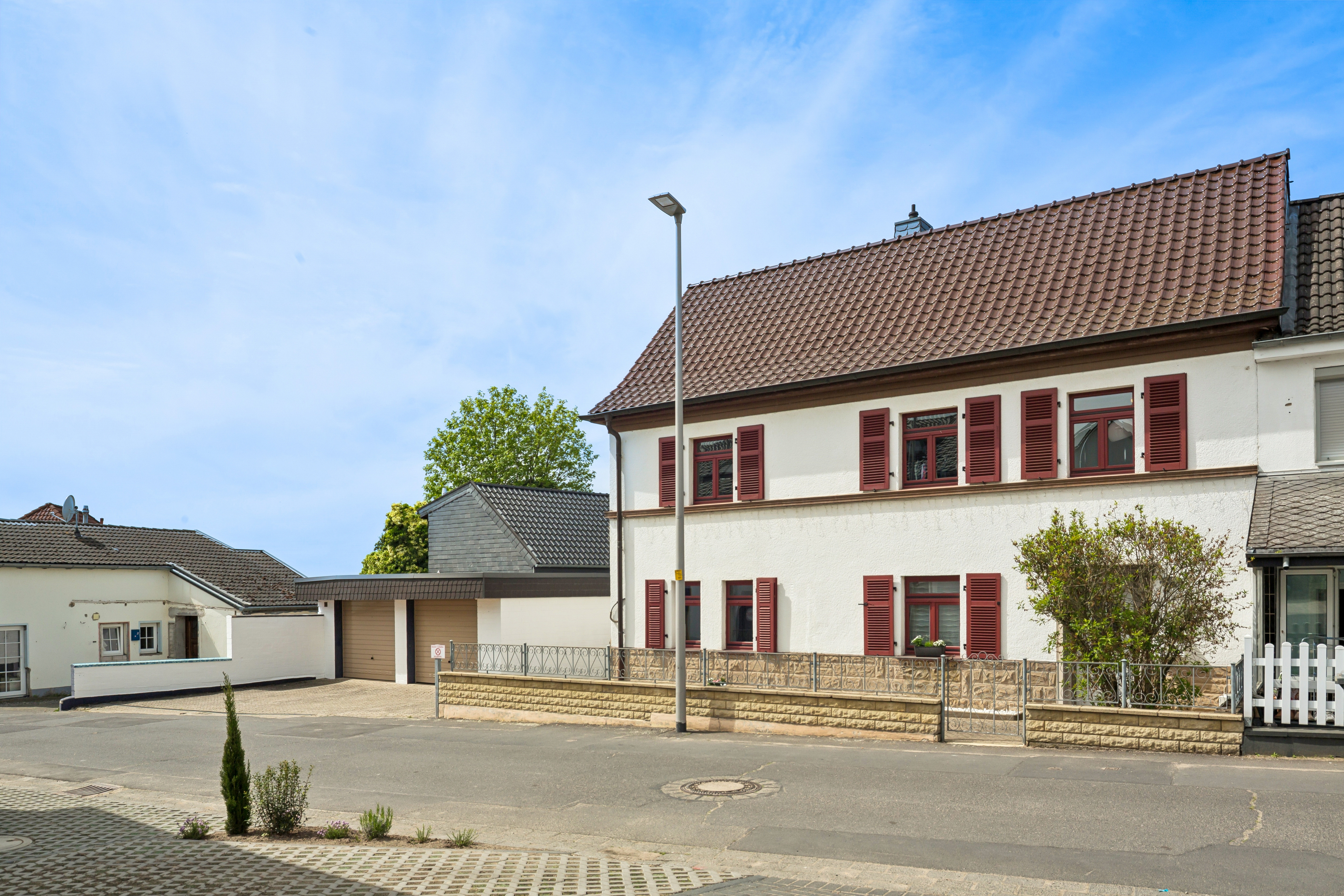Stilvoll modernisiertes Haus mit Pool