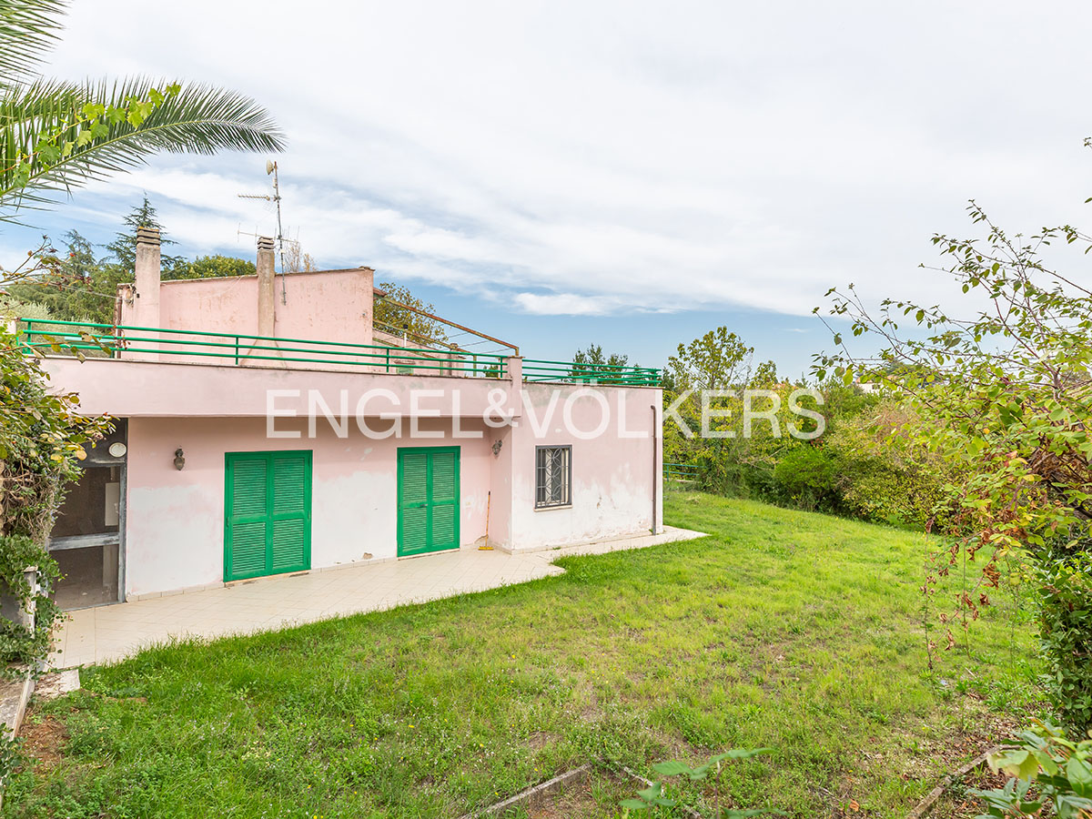 Detached house with private grounds in Velletri
