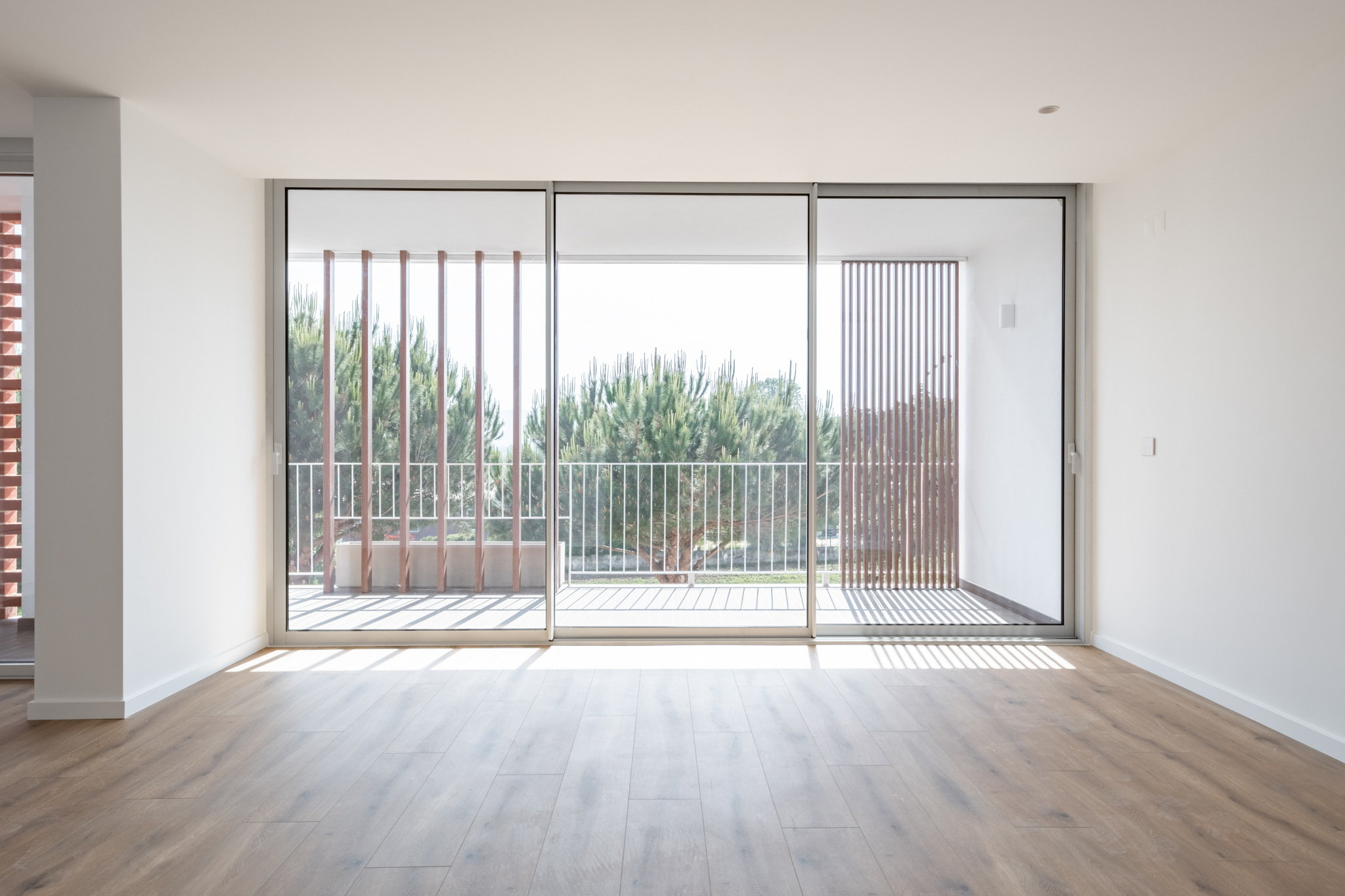 3-bedroom with large balcony and garage in Sesimbra