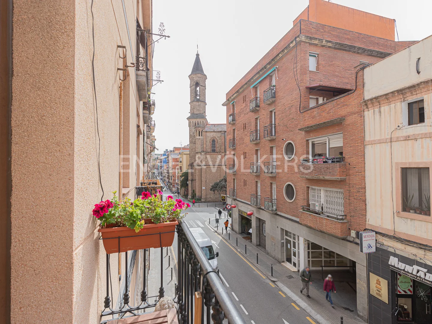 Beautiful Renovated Apartment With Double Orientation in Plaza España
