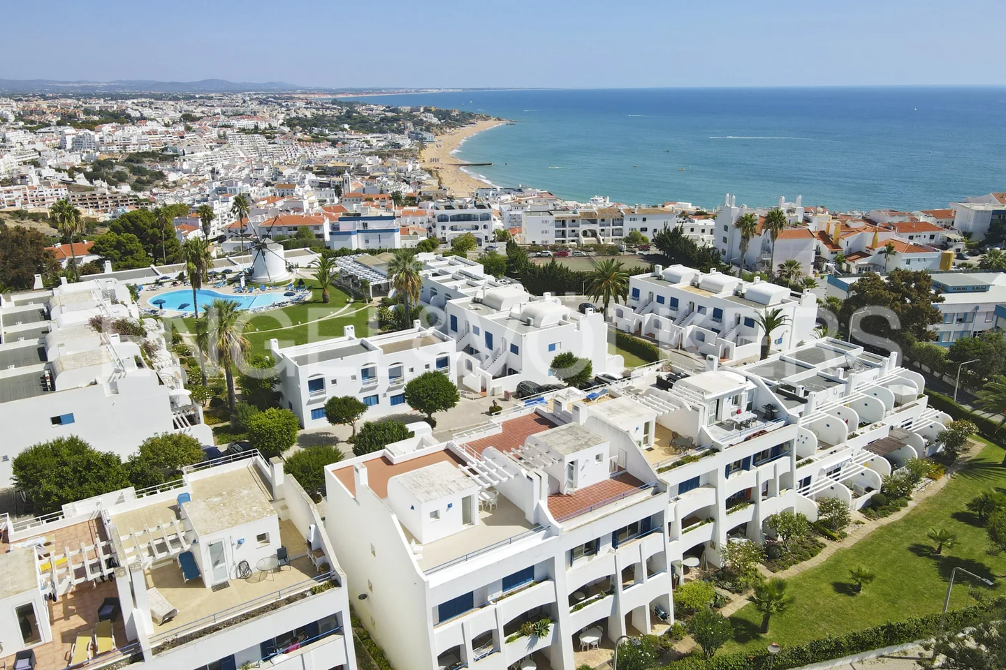 Apartamento T2 a pé da praia com vistas sobre a cidade e o mar