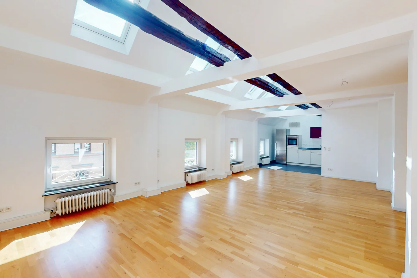 Schöne und helle Dachgeschosswohnung im Zentrum Wiesbadens - Photo 2
