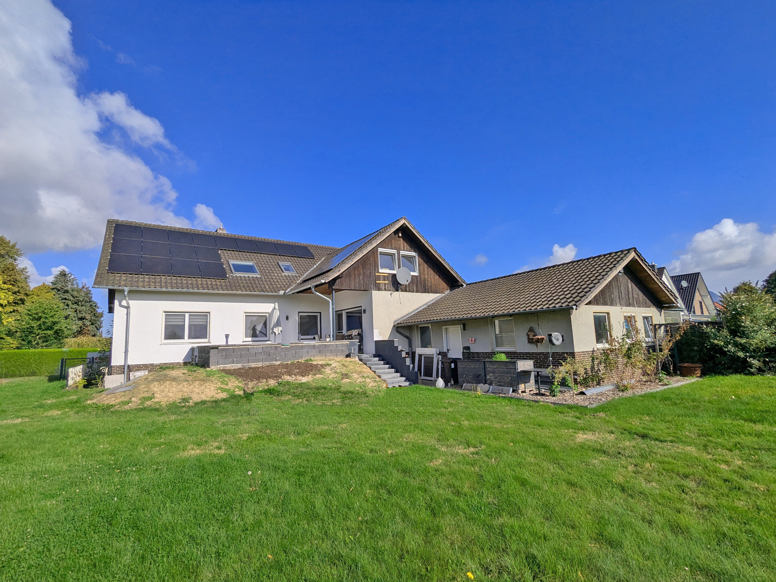 Modern und familienfreundlich – renoviertes Einfamilienhaus mit großem Garten