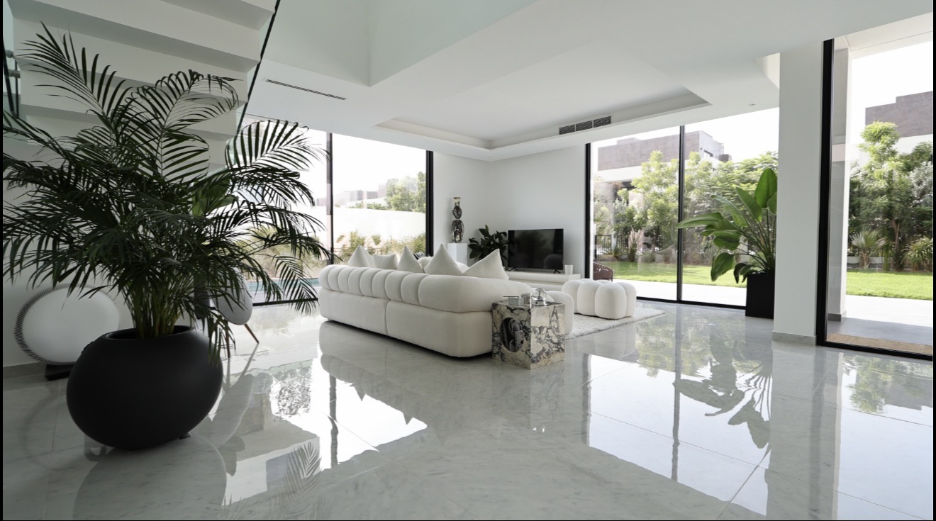 Extended Garden Plot | Private Pool | View Today