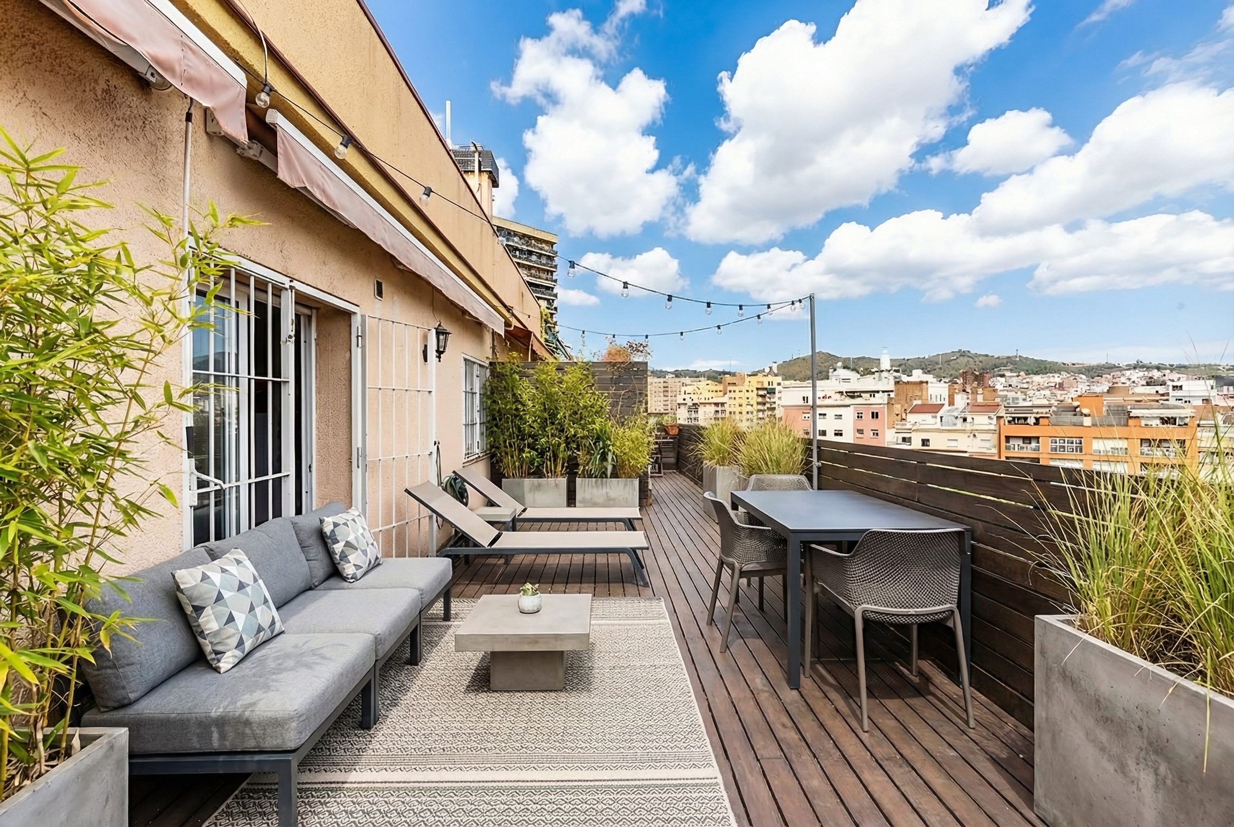 Penthouse with Panoramic Views in Virrei Amat