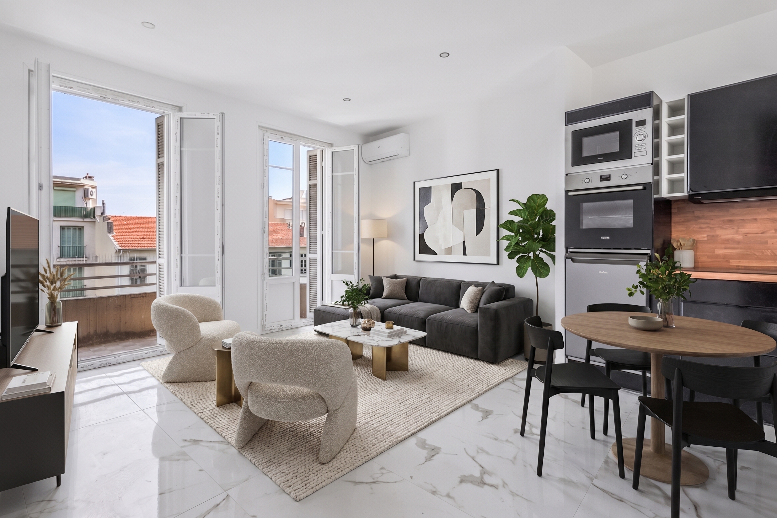 Bright renovated 3-room apartment with balcony.