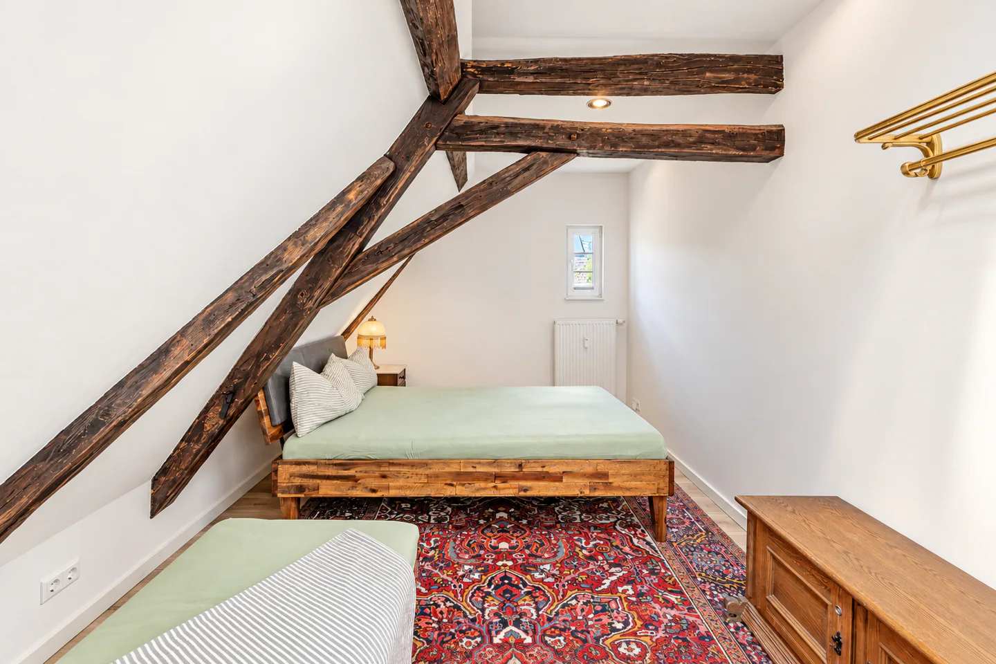 Charmant & Kernsaniert: Stadtwohnung mit Balkon, Aufzug und Garage! - Foto 2