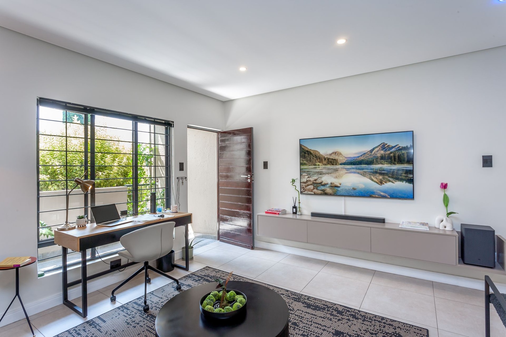 Modern 1-Bedroom Executive Apartment in Morningside – Ideal for Corporate & Executive Tenants