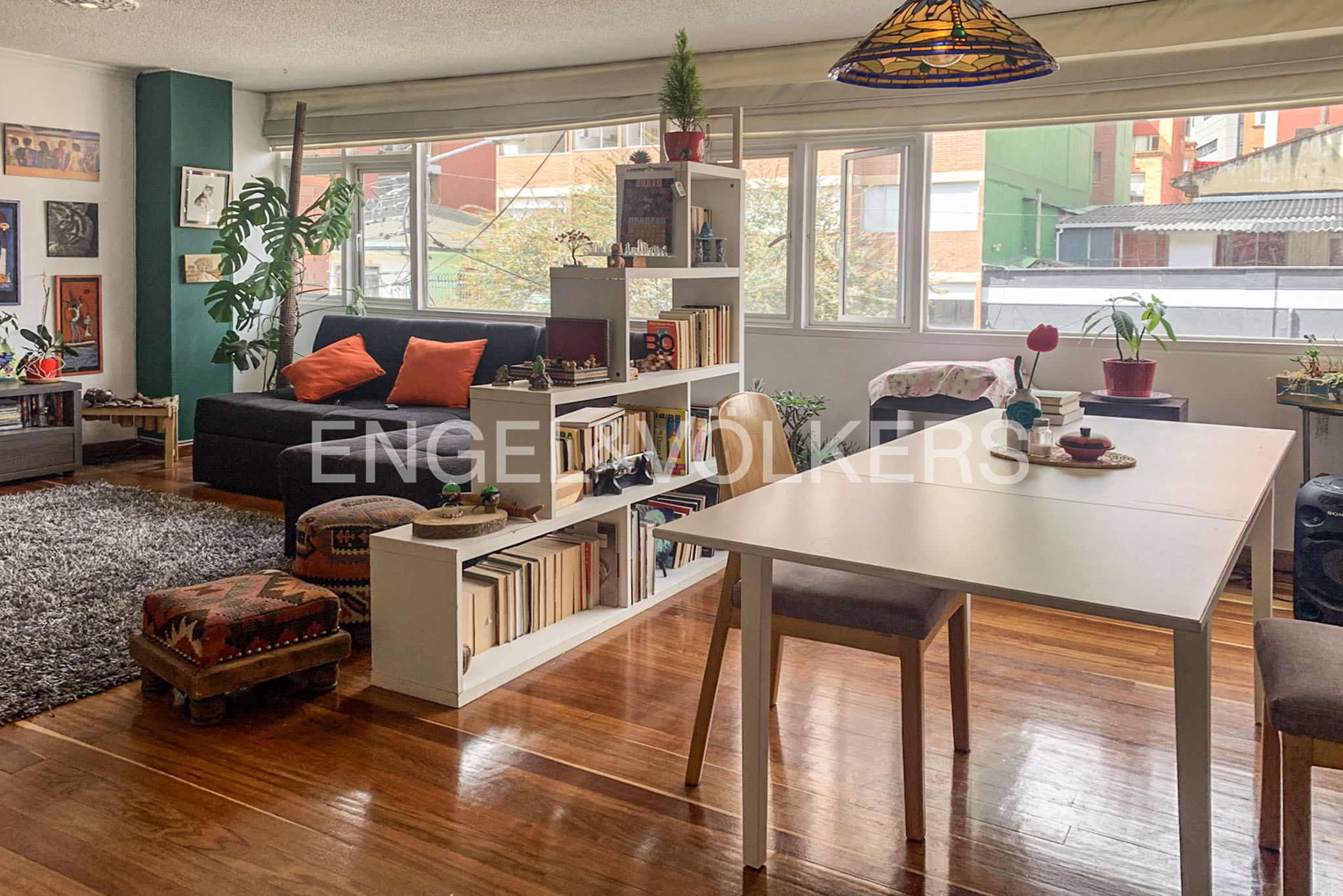 Iluminado apartamento para arriendo en Chapinero Alto