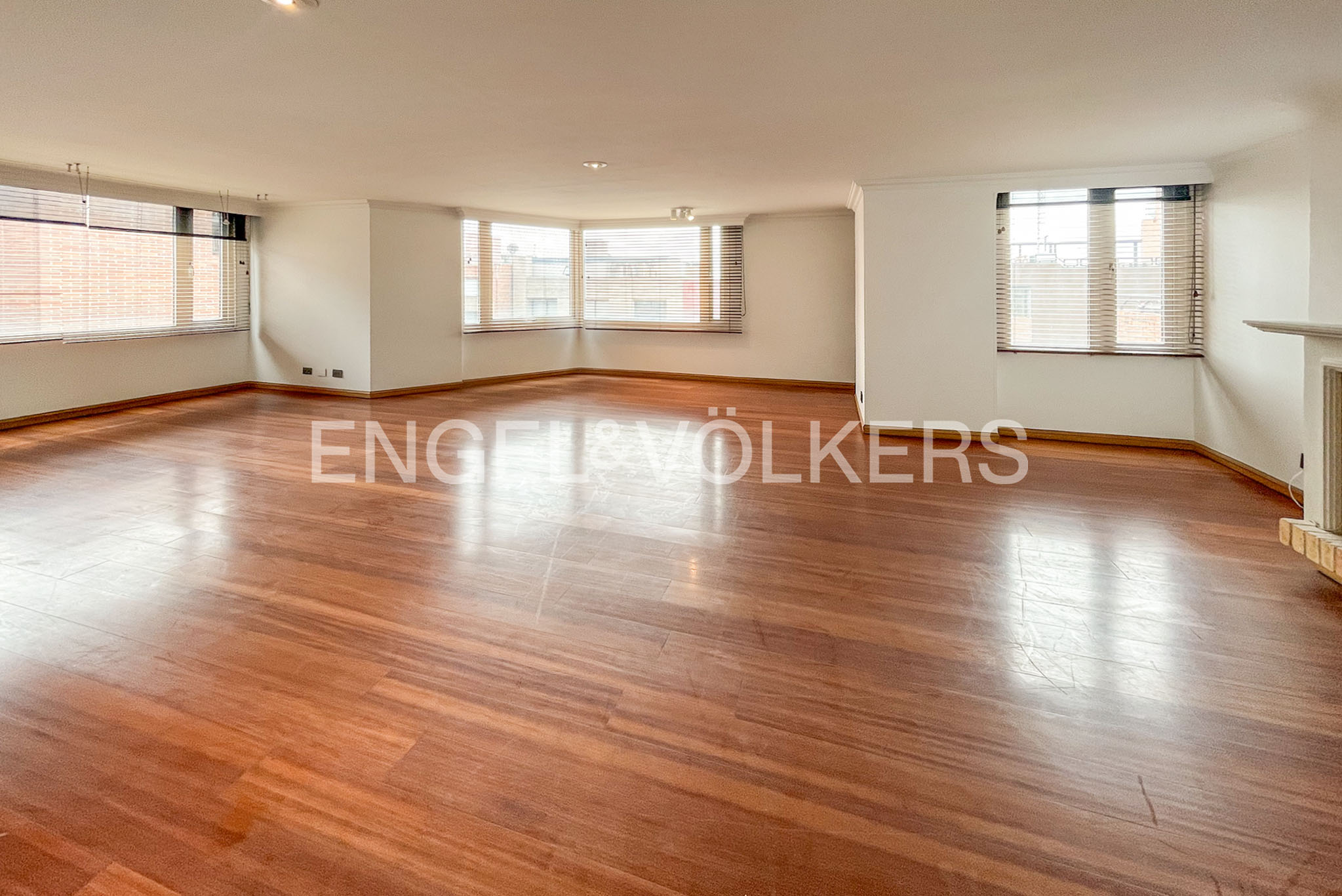 Apartamento remodelado para arriendo en Rosales