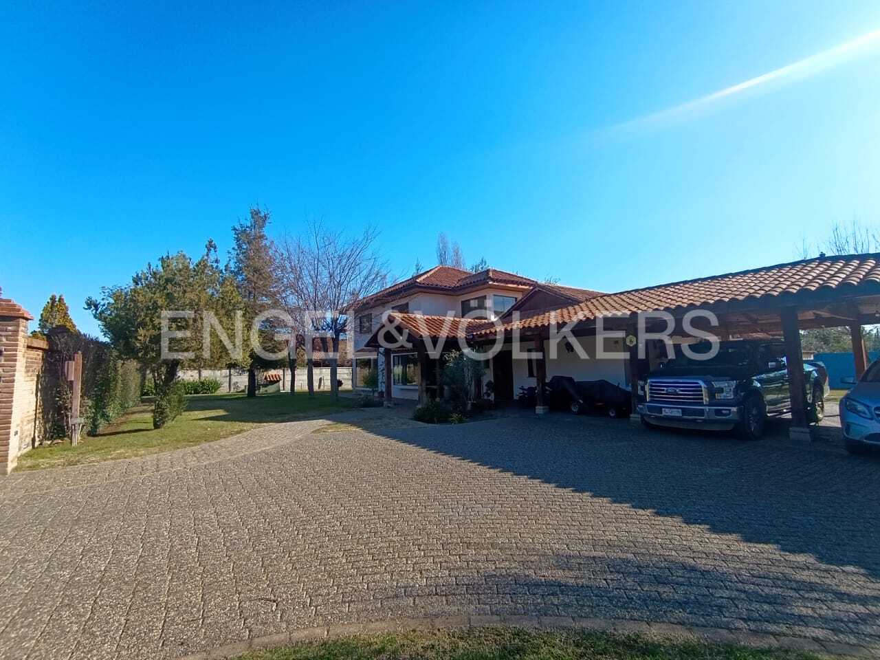 Excelente casa en Los Llanos de Machalí