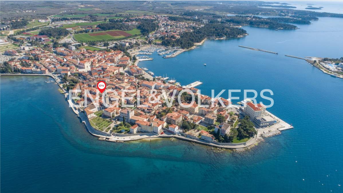 Rare opportunity: Historic stone house with potential in the heart of the old town of Poreč