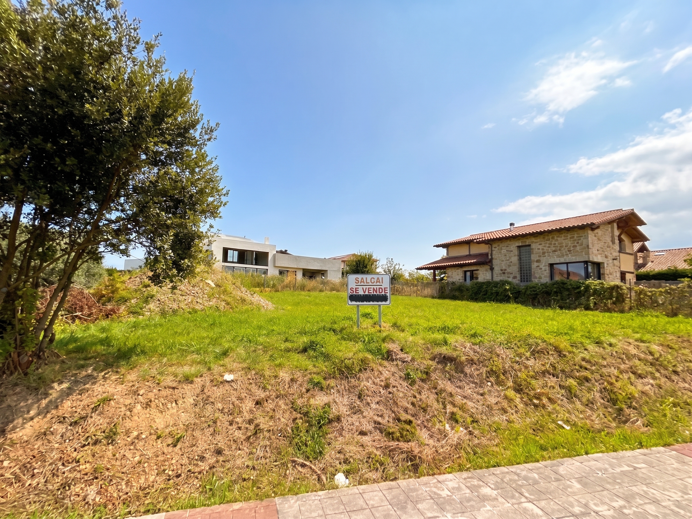 Plot for single- or two-family home construction in Barrika