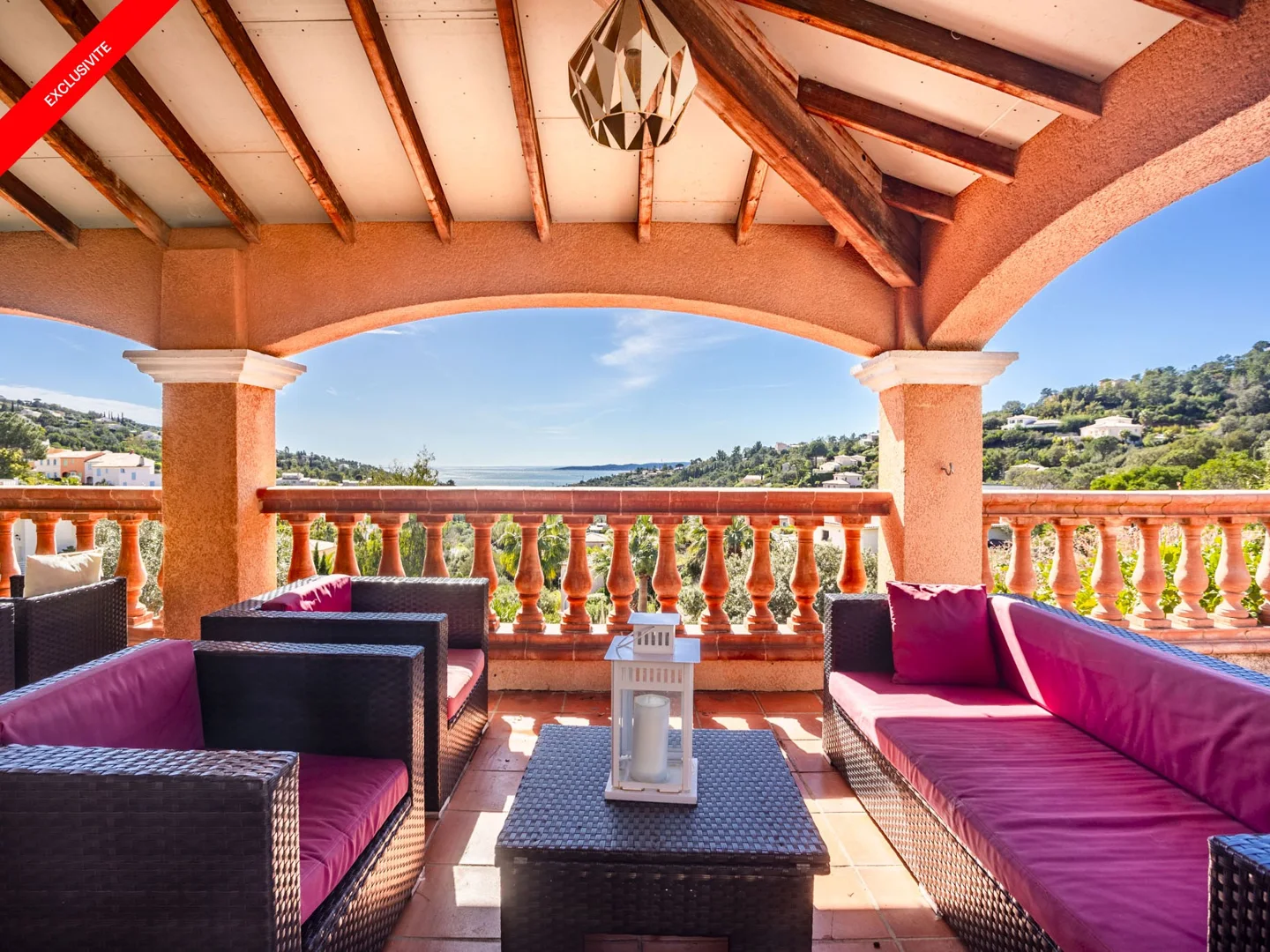 Charmante villa située sur les hauteurs des Issambres avec vue mer