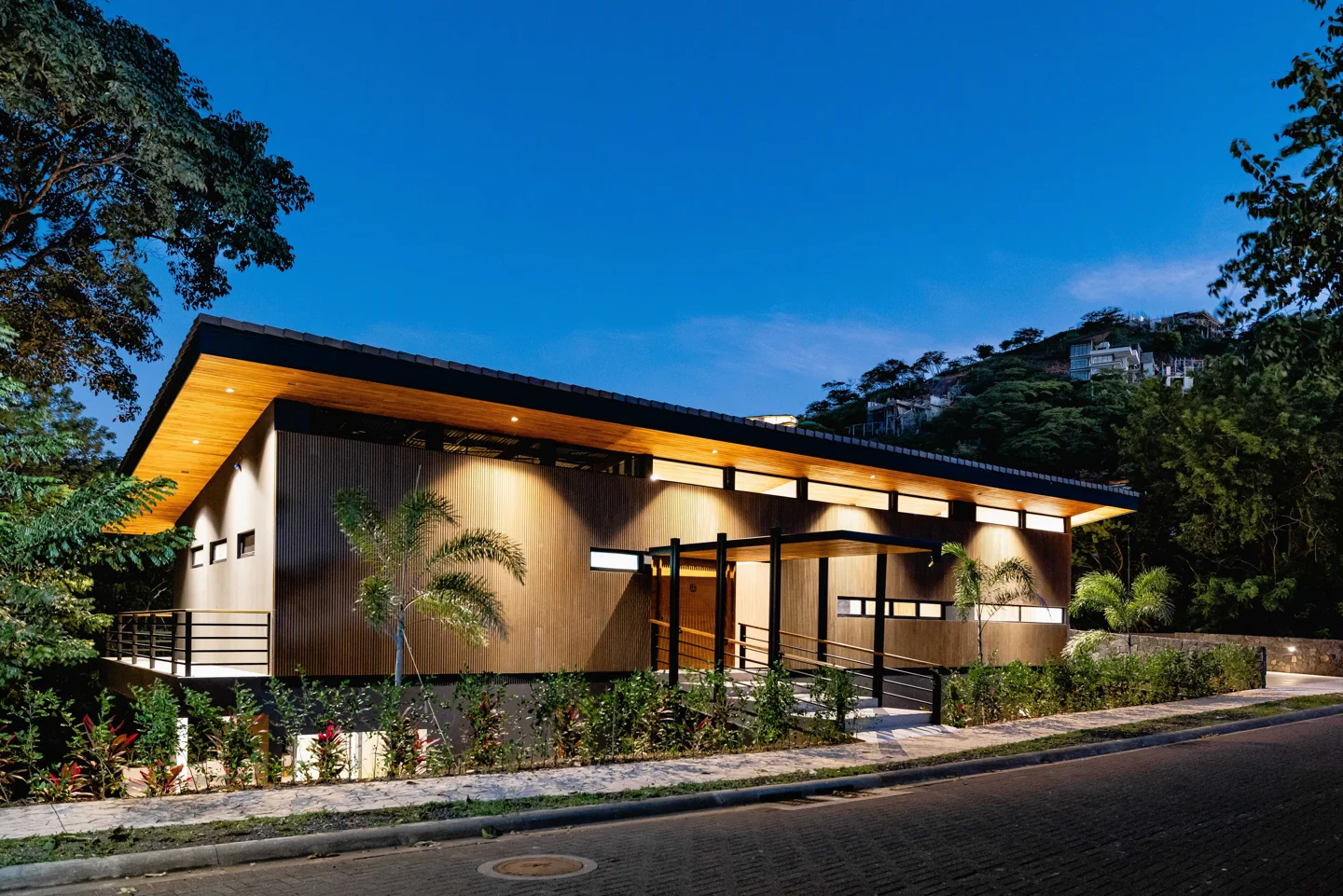 Casa Hanna – New Built Modern Home in Gated Community
