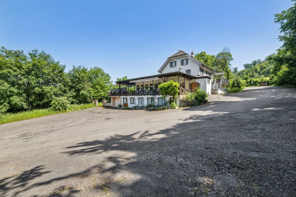 Idyllische Gartengastronomie mit Wohnimmobilie & 39 Parkplätzen