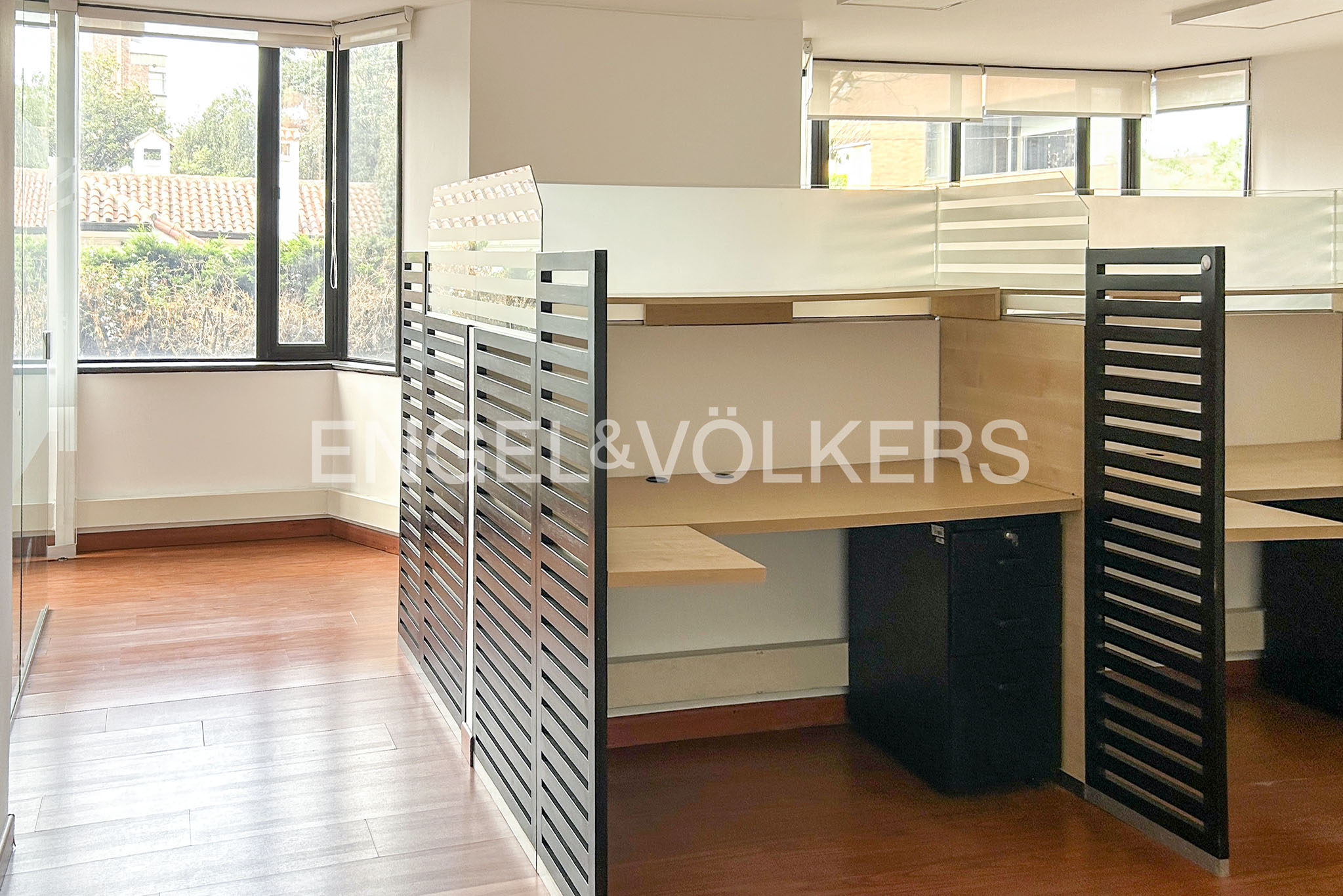Oficina Amoblada en arriendo en Rosales
