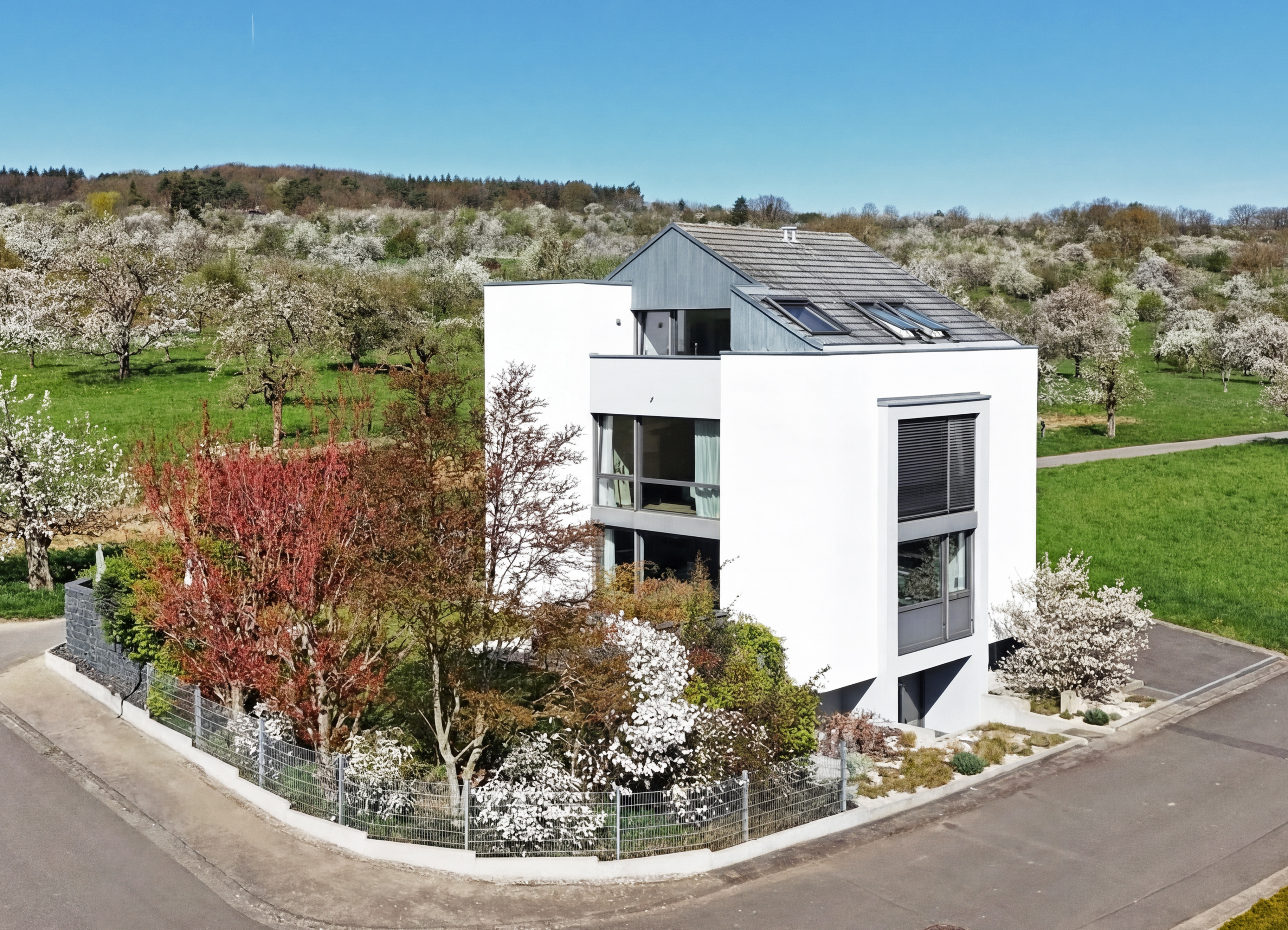 Exklusive Architektenvilla in Feldrandlage mit luxuriöser Ausstattung