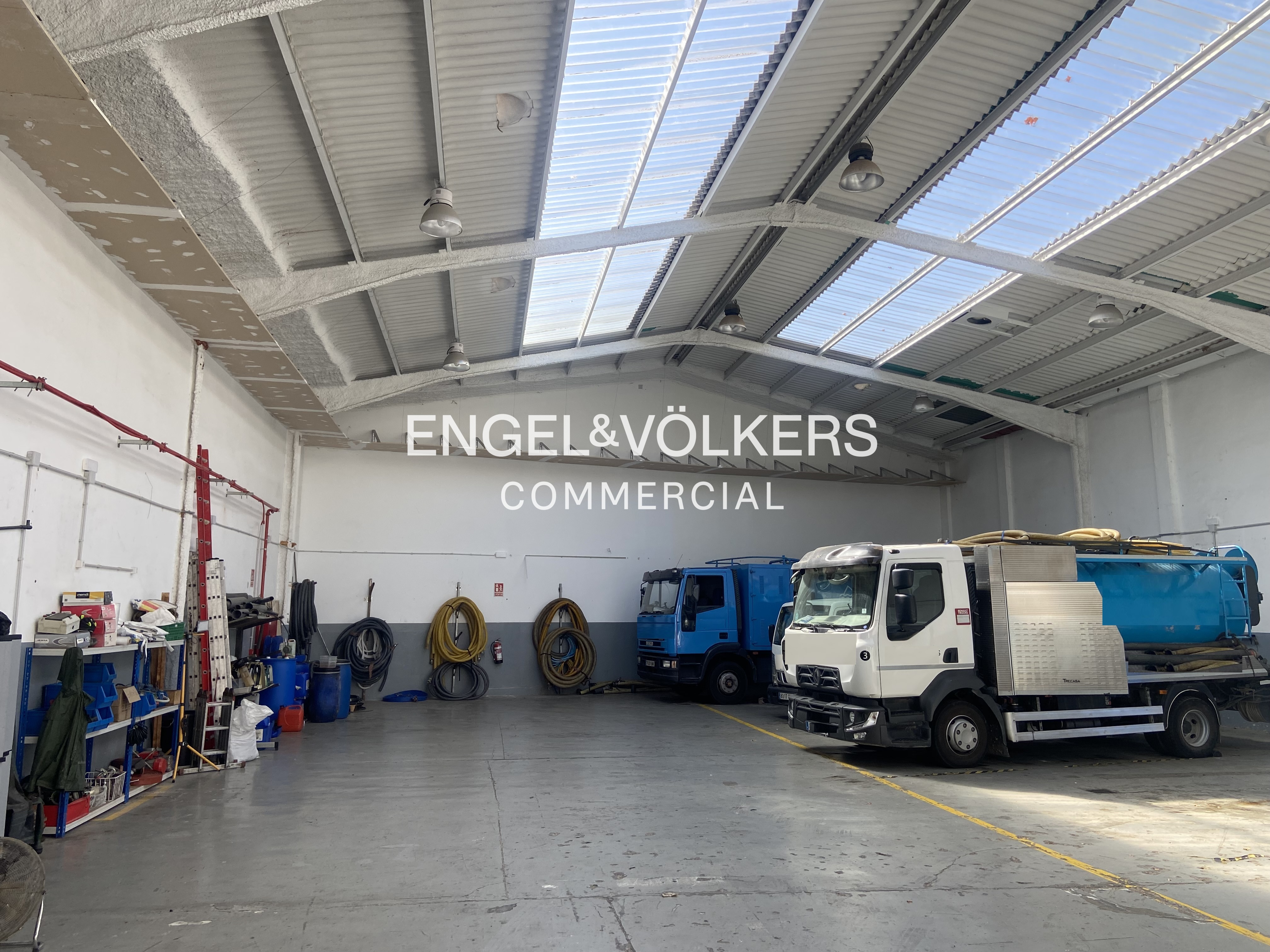 INVERSION. Nave en venta en rentabilidad.