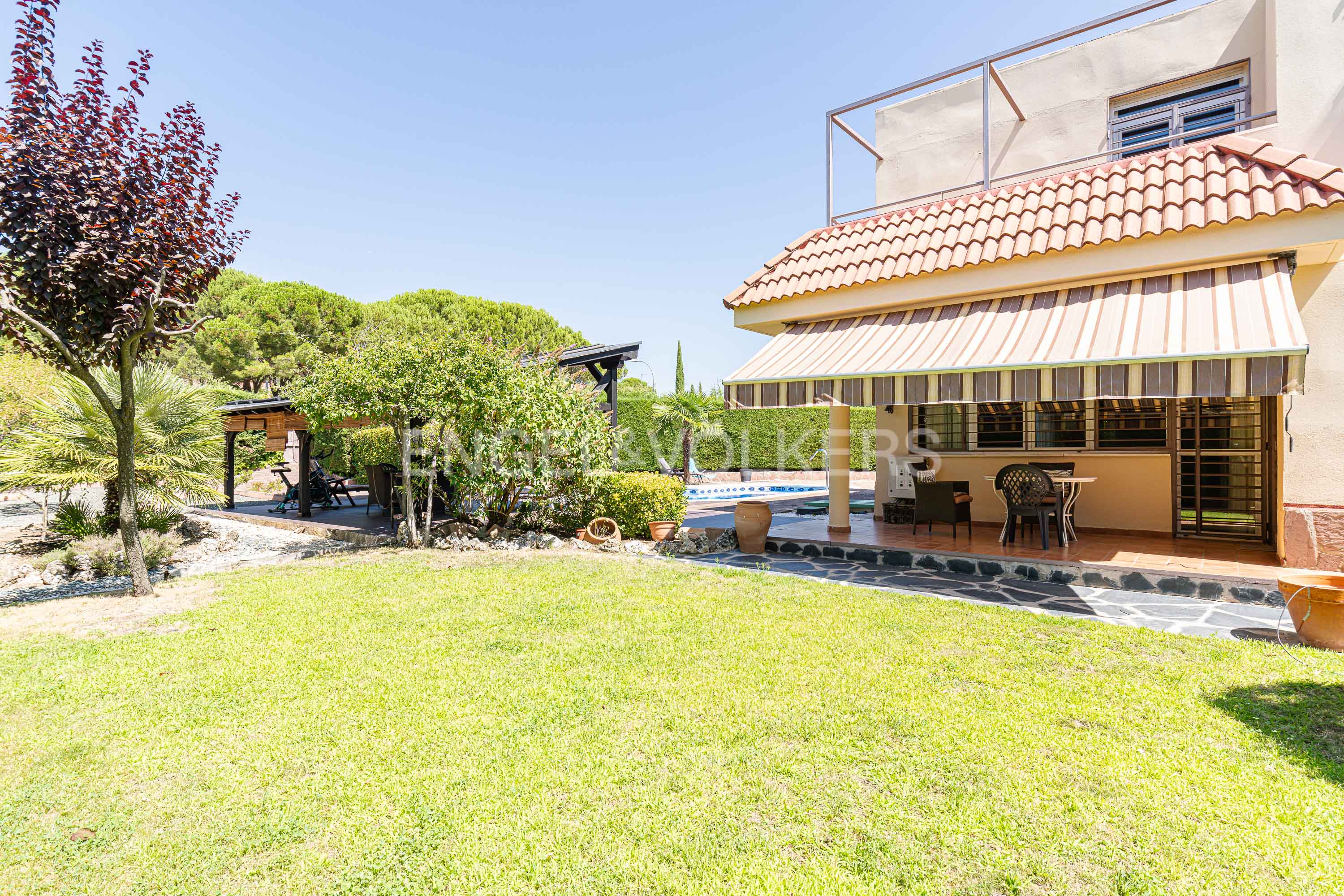 Chalet unifamiliar con piscina en La Canaleja, Galapagar