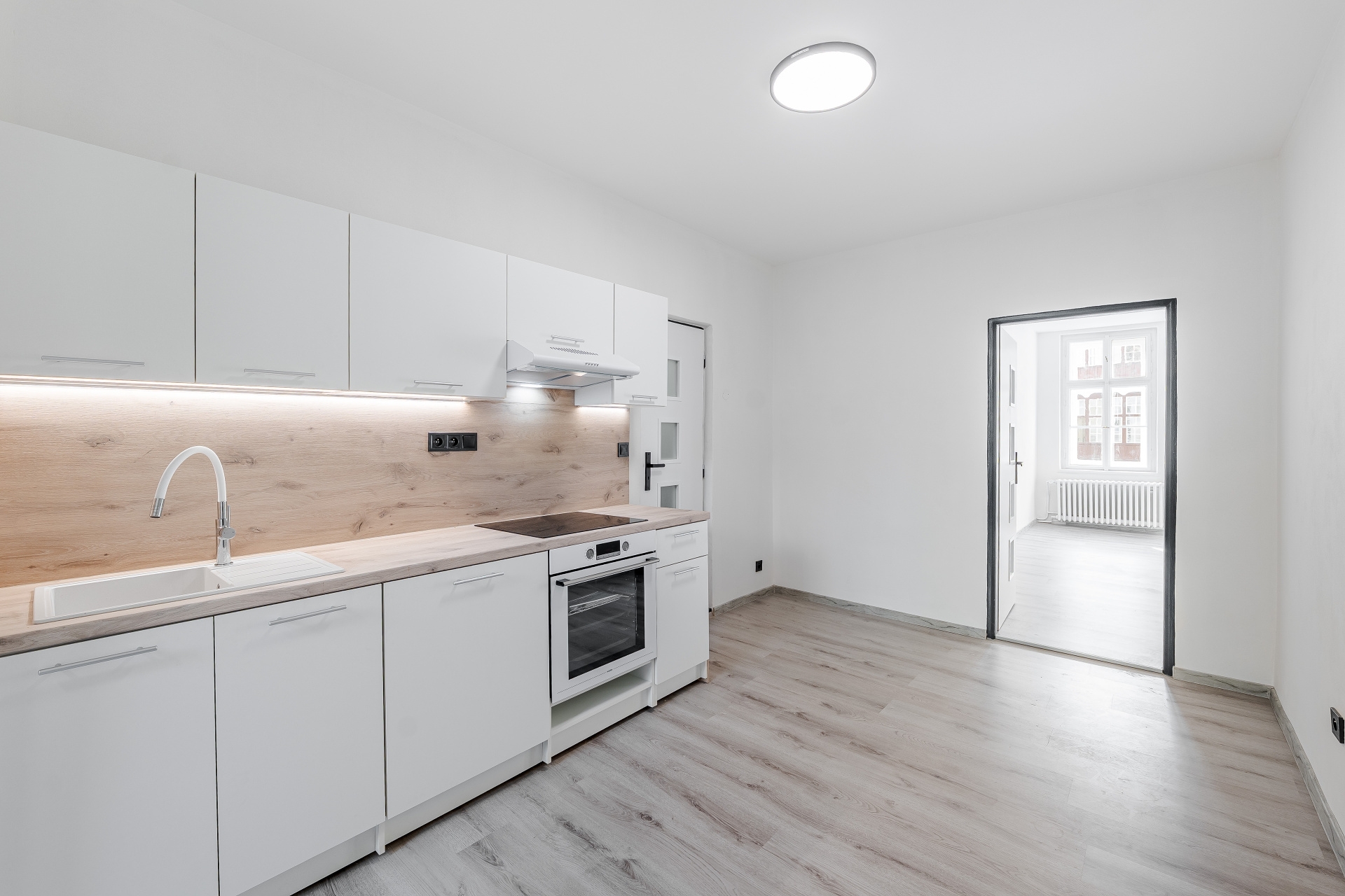 Rent a 4+1 apartment in a quiet courtyard – Prague 7, Holešovice