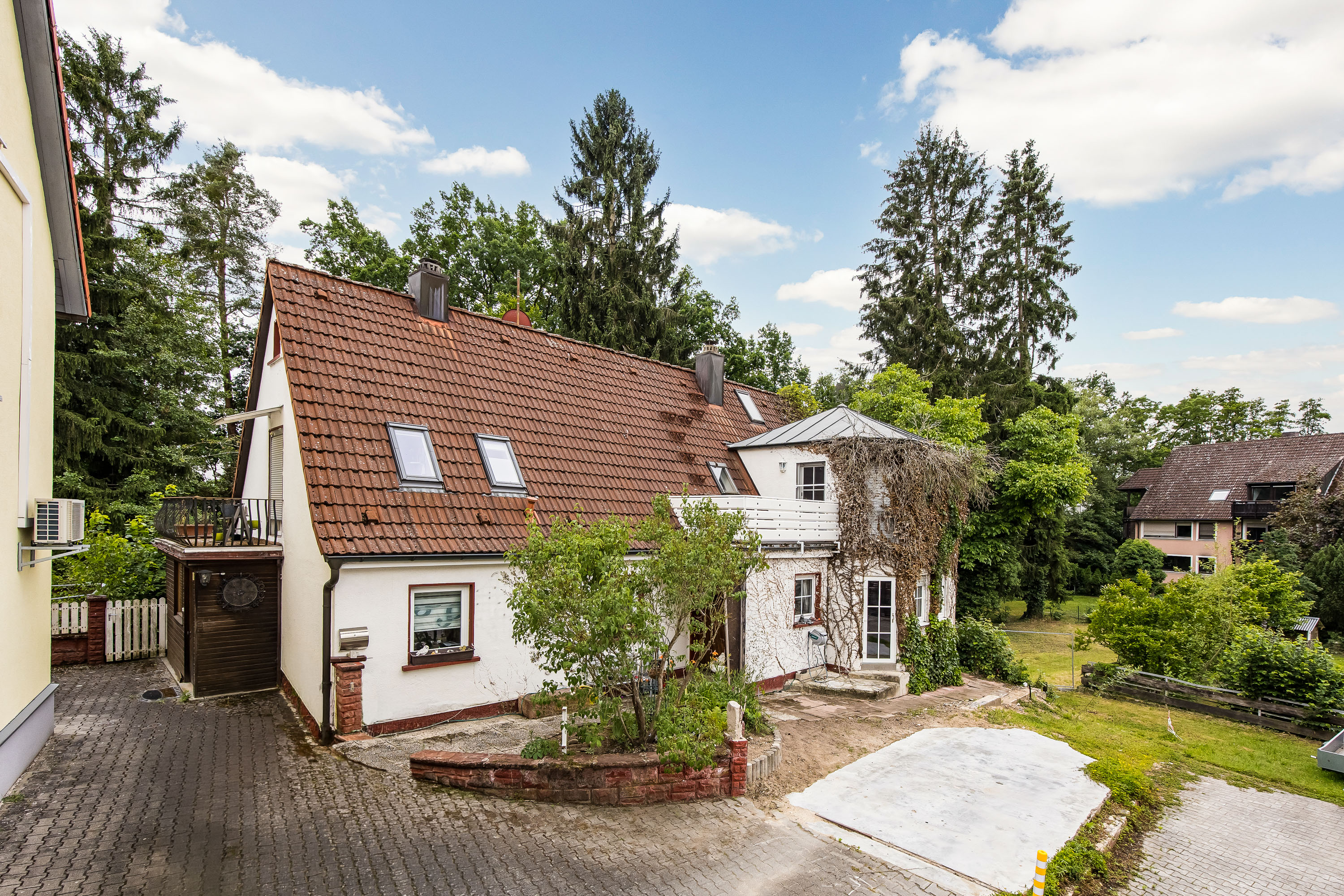 Wohnhaus mit Potenzial auf weitläufigem Grundstück in naturnaher Lage