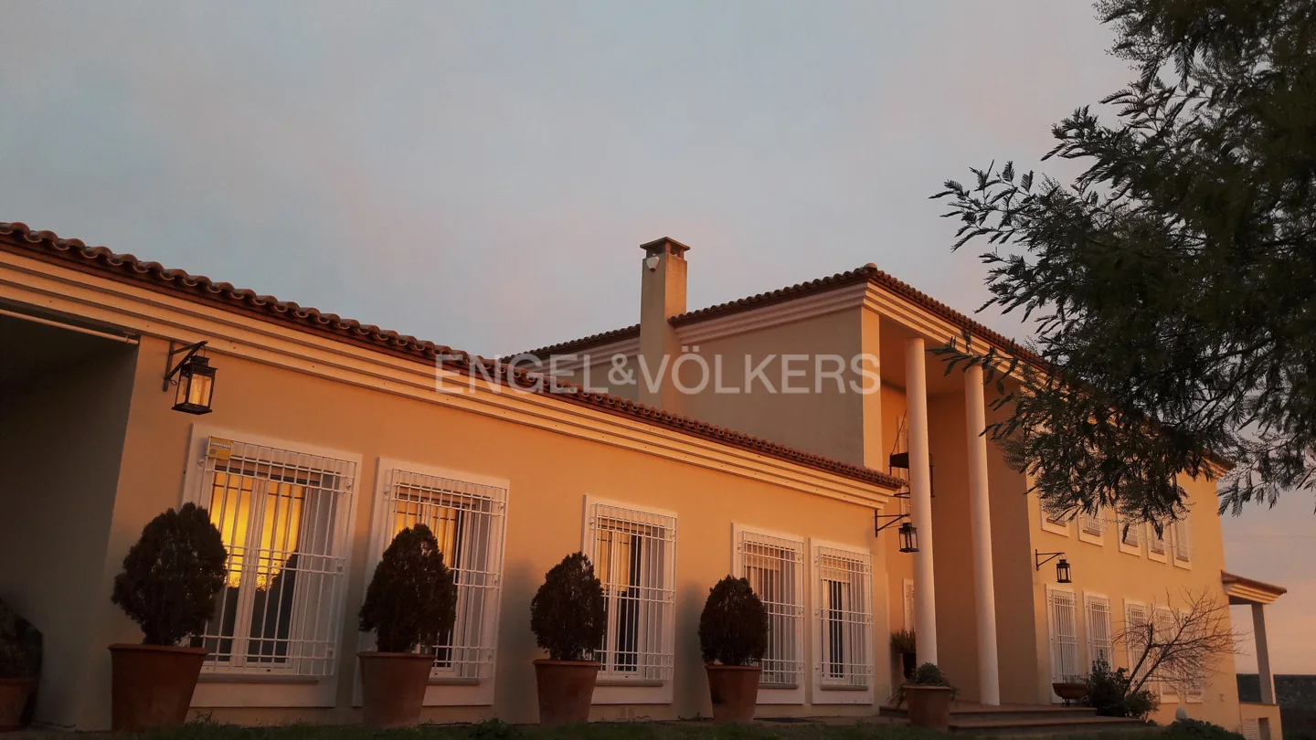 Wonderful 800m2 mansion in Trujillo