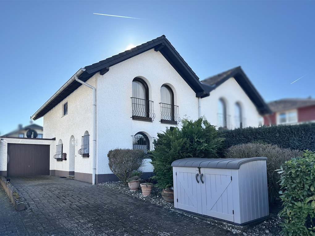 Gepflegte Doppelhaushälfte in Grafschaft-Ringen