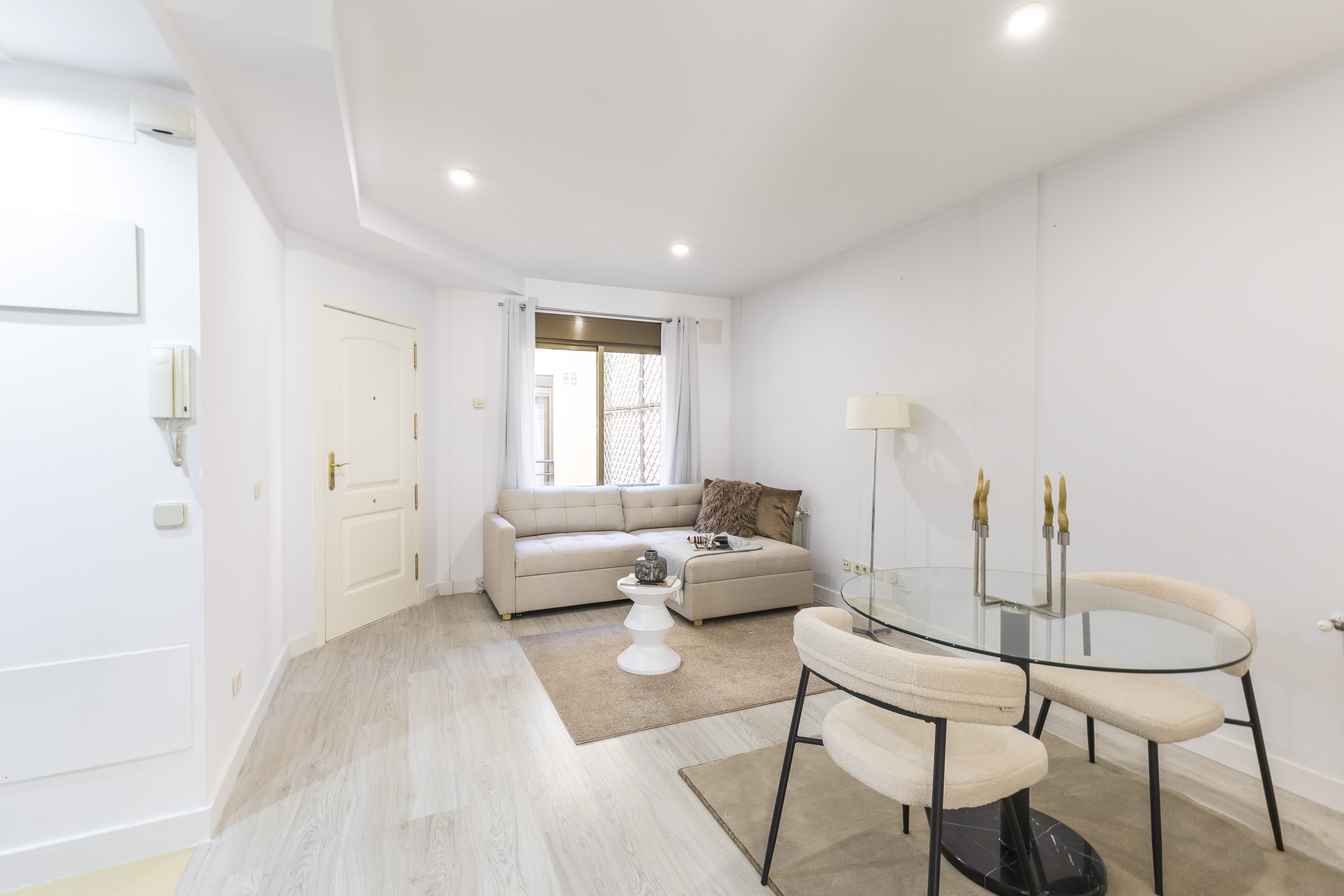 Beautiful apartment with brand new furniture on Miosotis Street