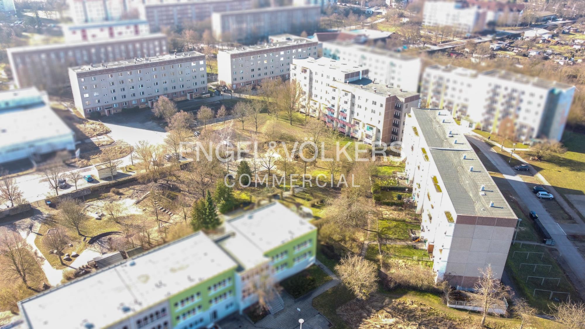 Plattenbau-Ensemble am Rosarium
