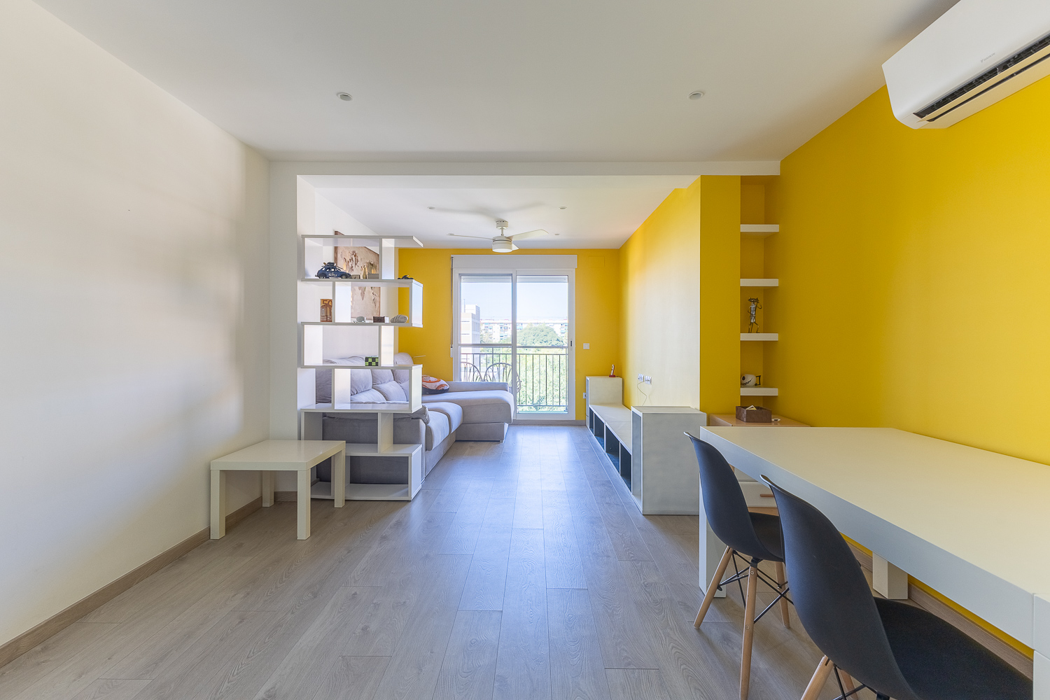 Renovated home in Ayora with unobstructed views and excellent natural light