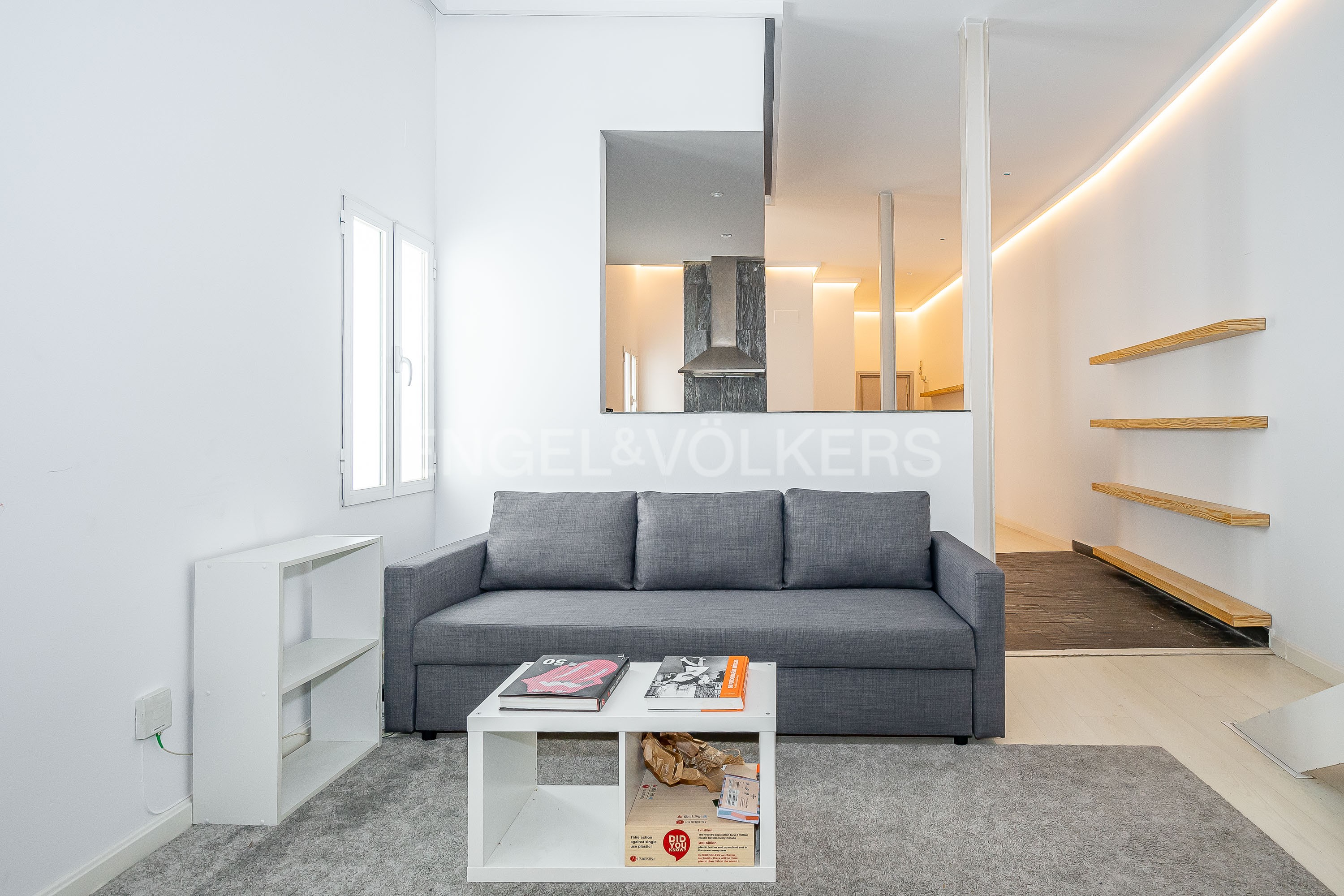 Cutting-edge space in Palacio: nearly 4m ceilings with an exterior balcony