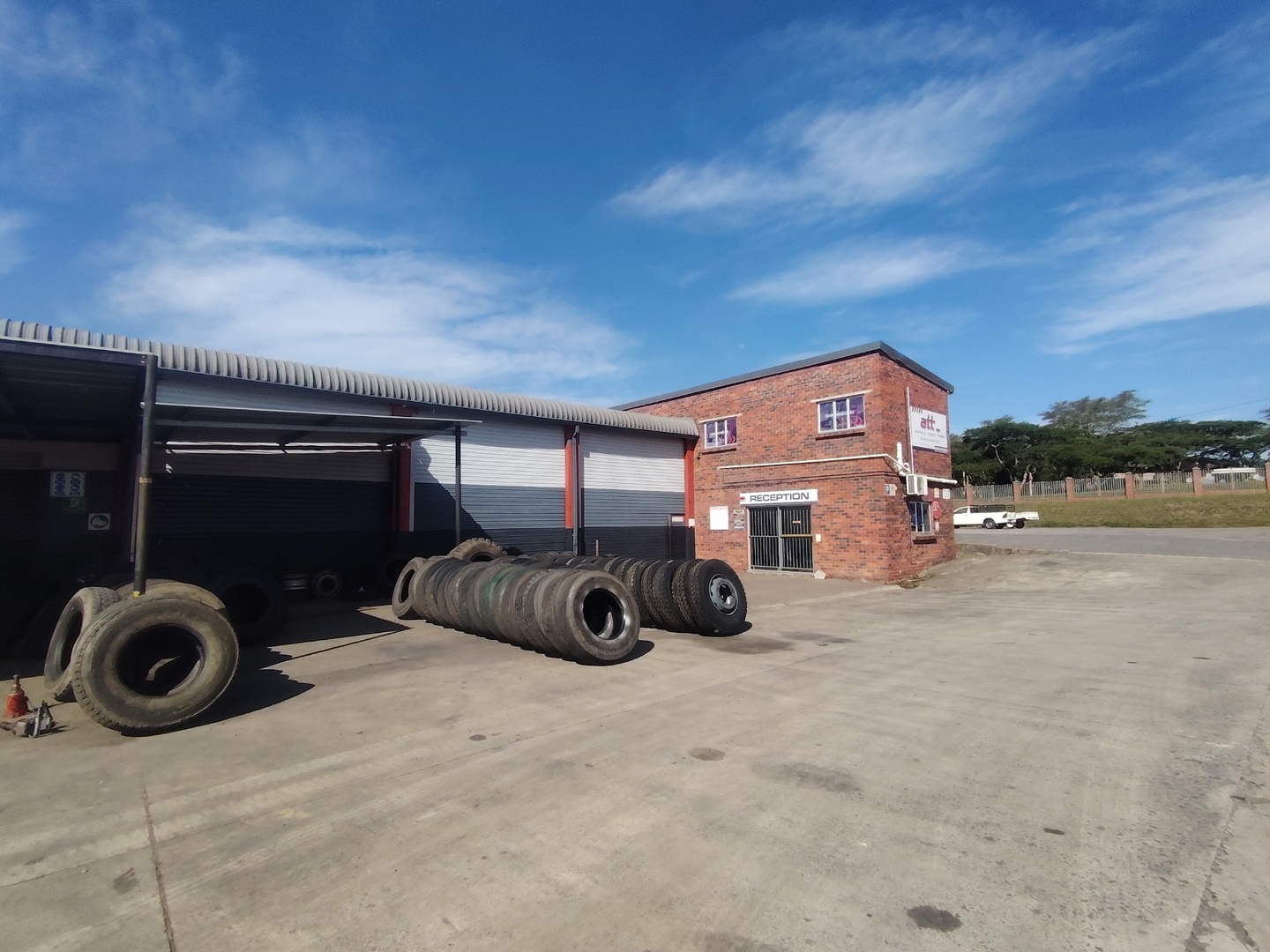 Office and Warehouse available for rent