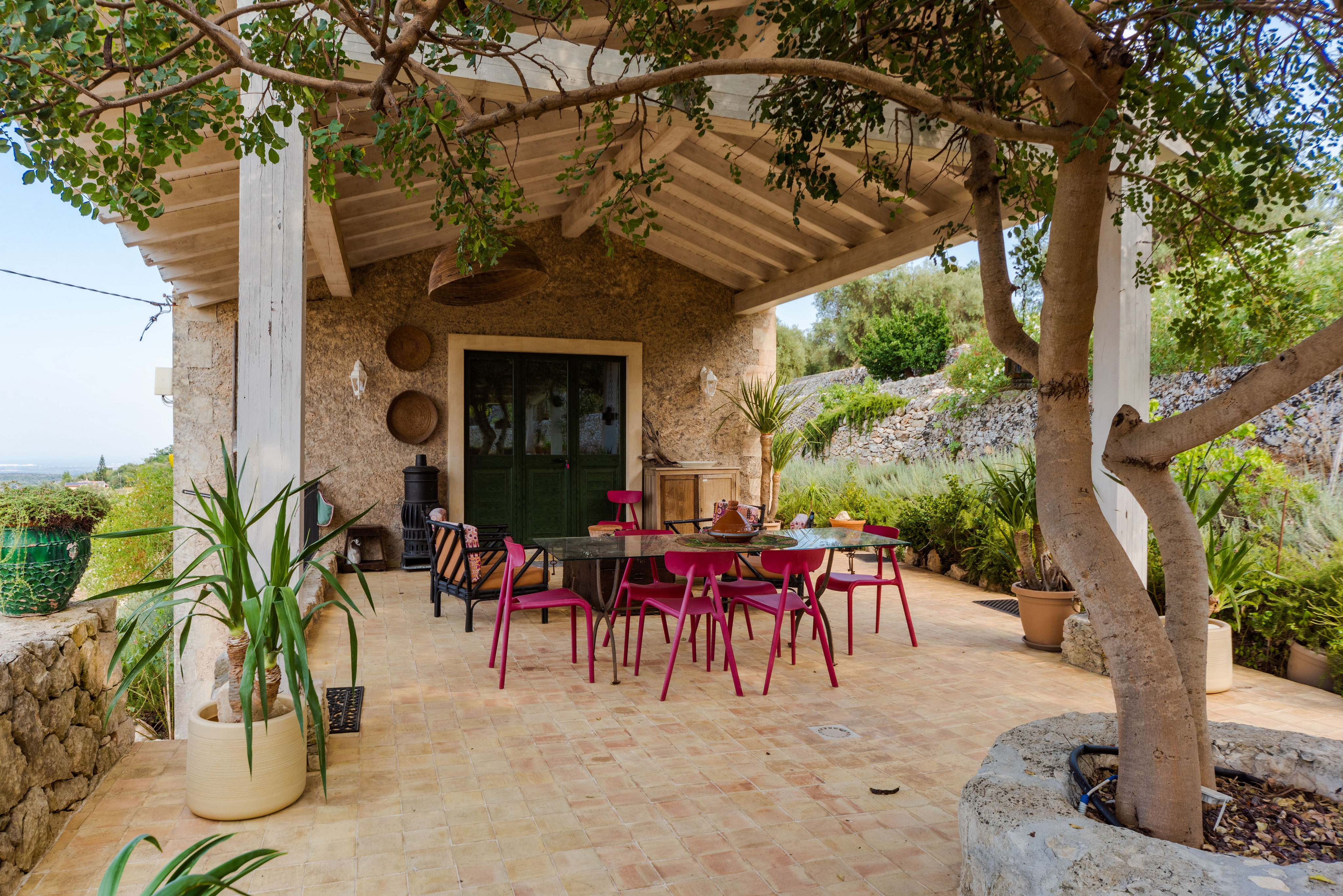 Sizilianische Villa am Ortseingang von Canicattini Bagni,  Eine private Oase inmitten von Olivenbäumen, Natur und Schönheit