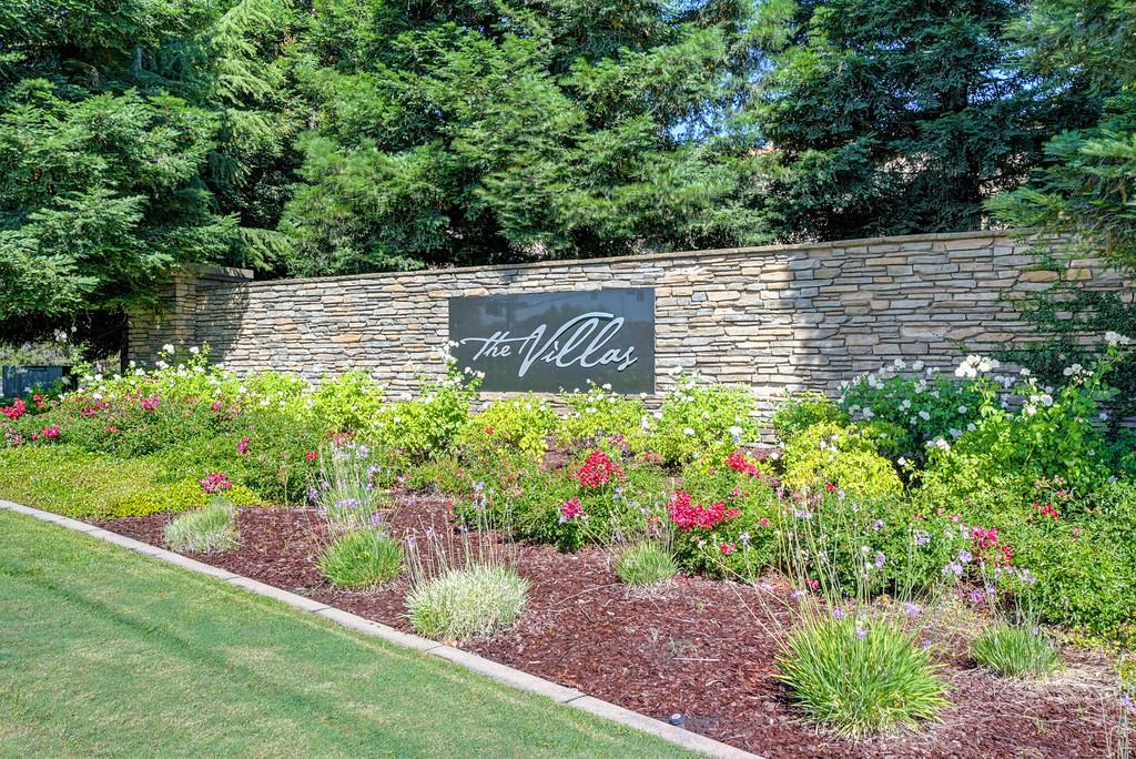 Beautifully updated ground-floor Condominium