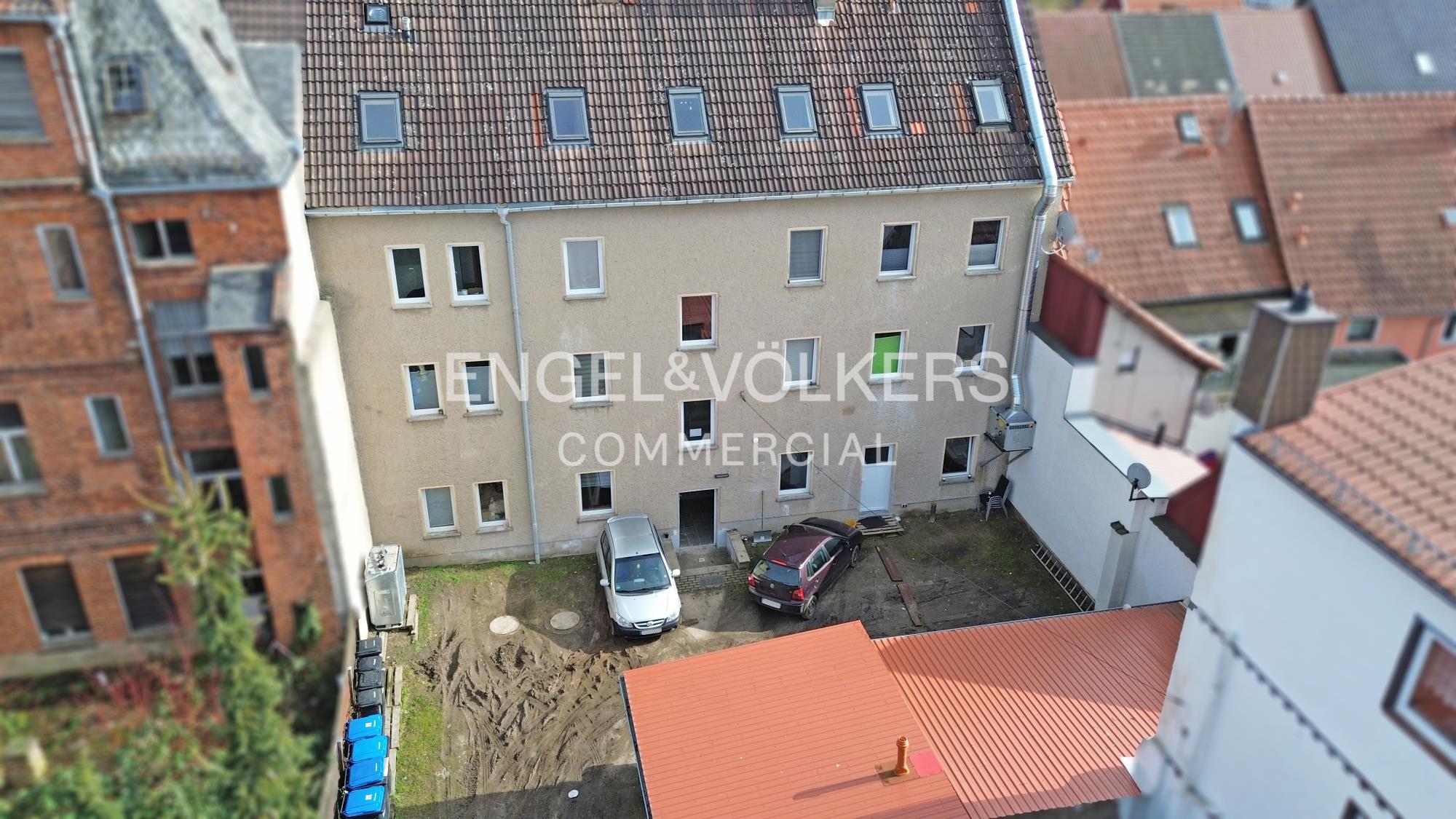 Gepflegtes Mehrfamilienhaus
