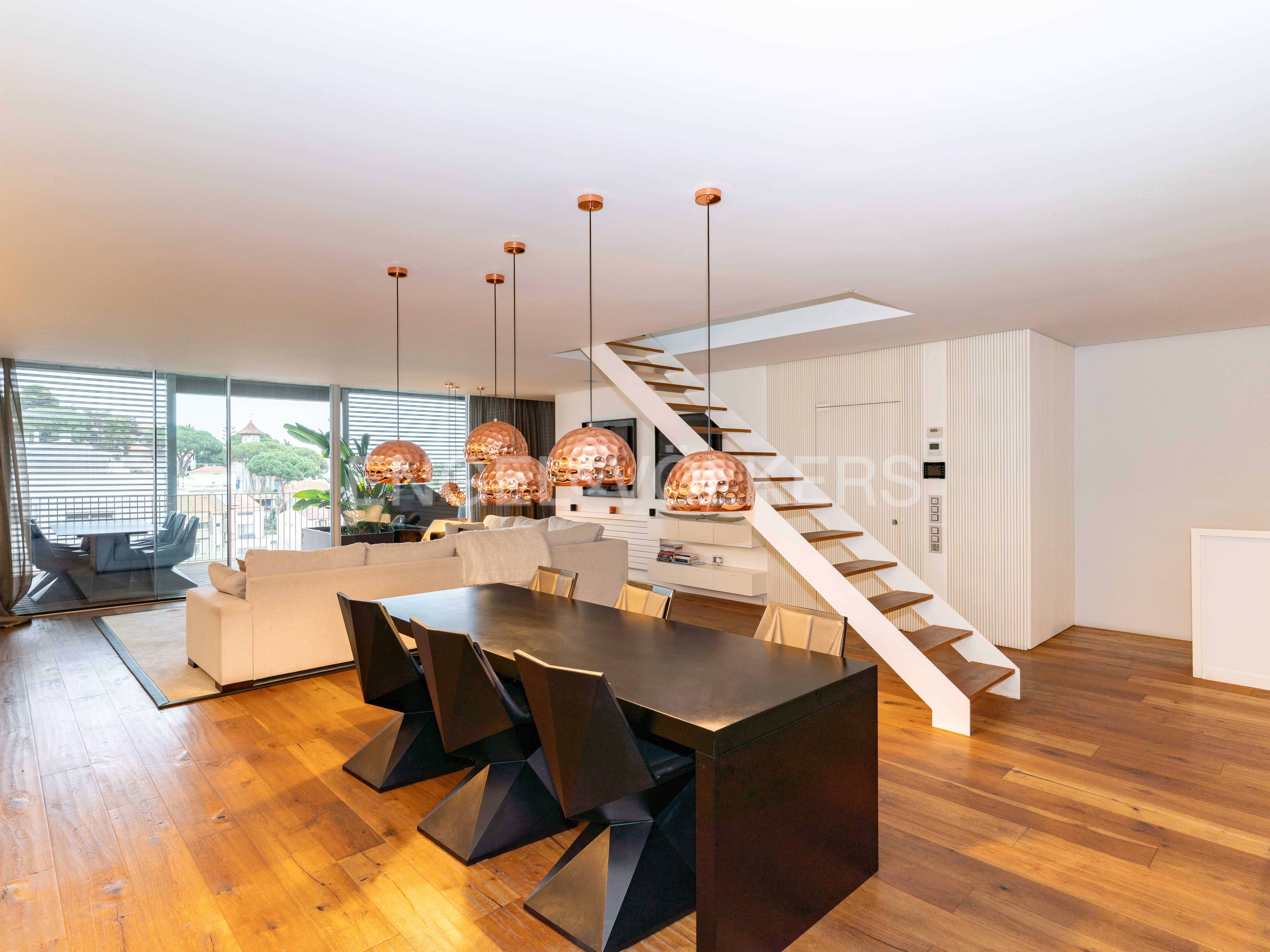 Exclusive triplex with excellent views