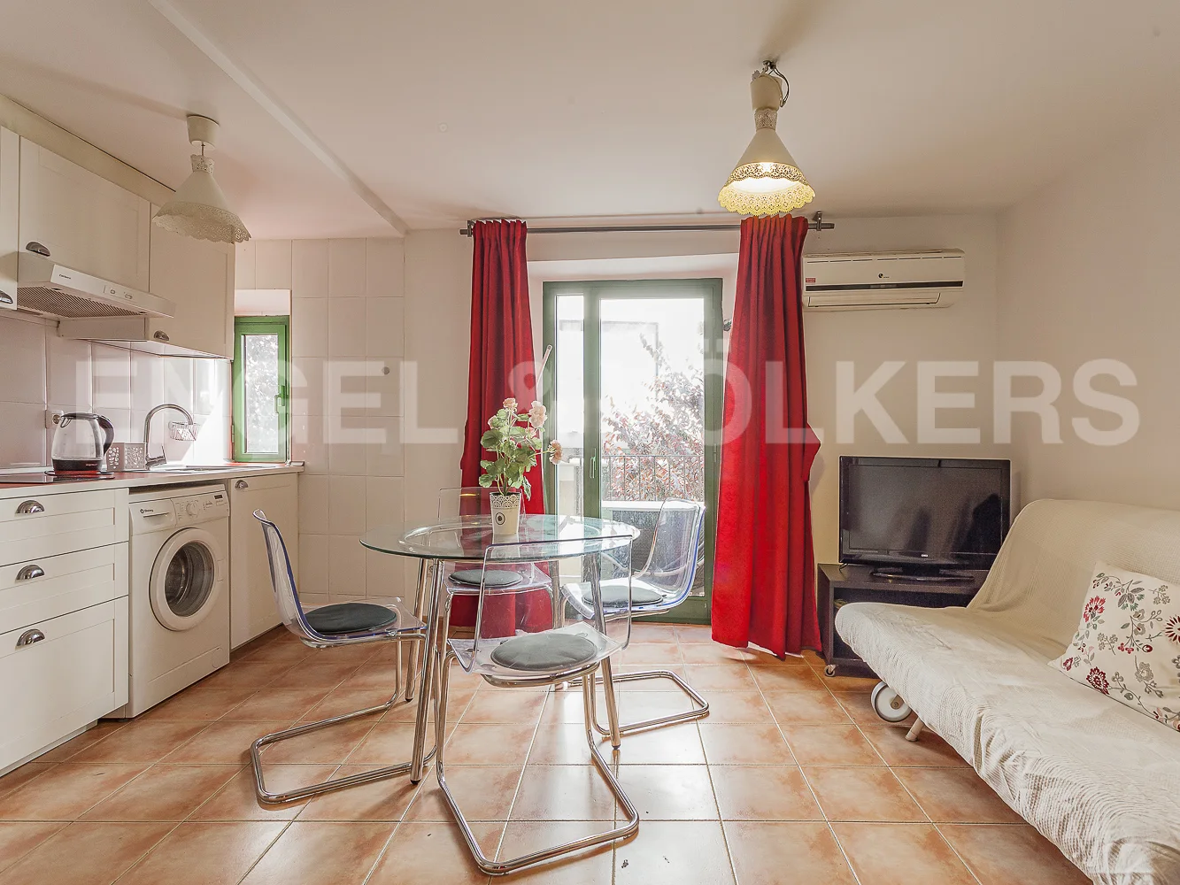 Cozy apartment perfectly located in Raval