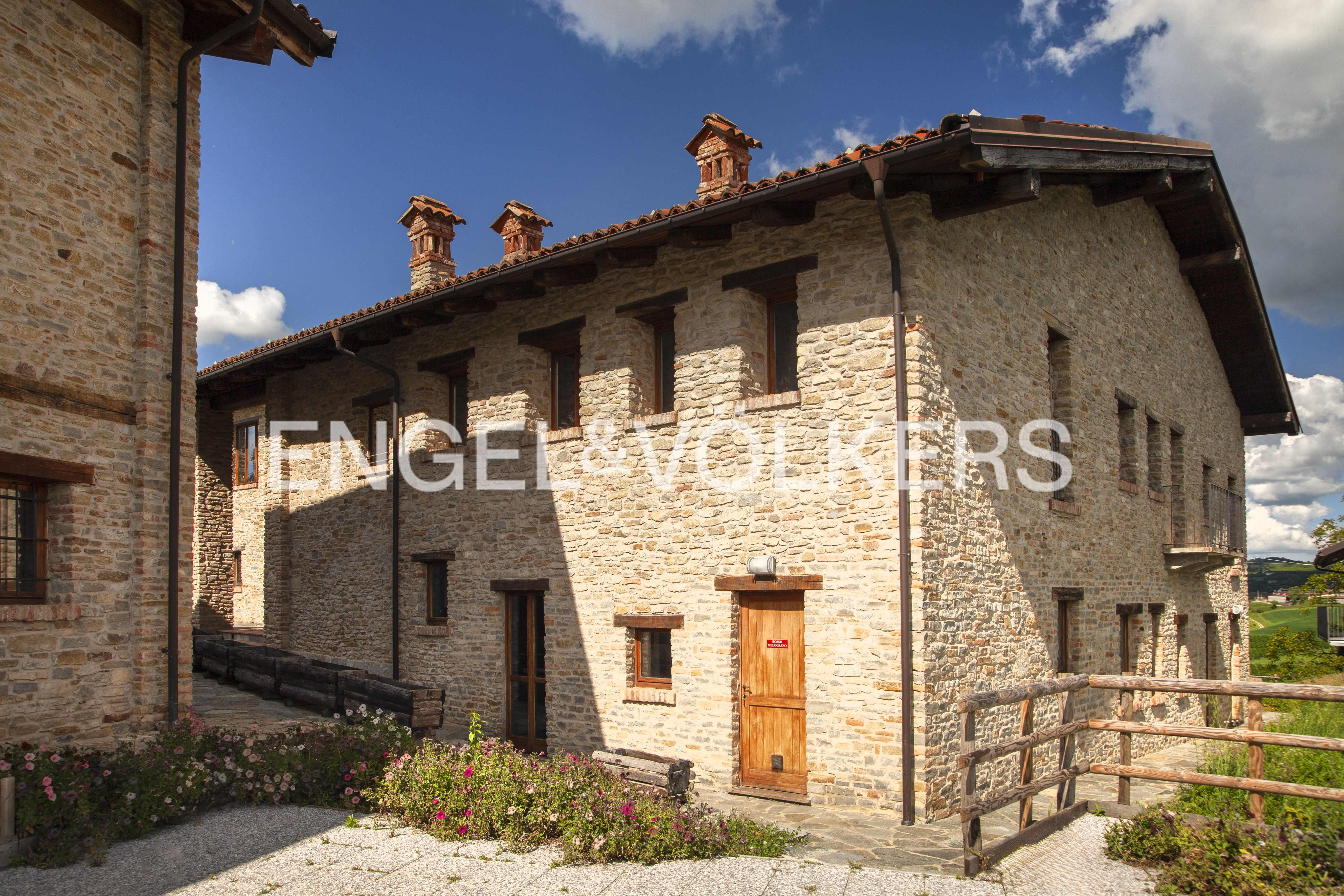 Prächtiges Anwesen eingebettet in den schönen Hügeln der Langhe