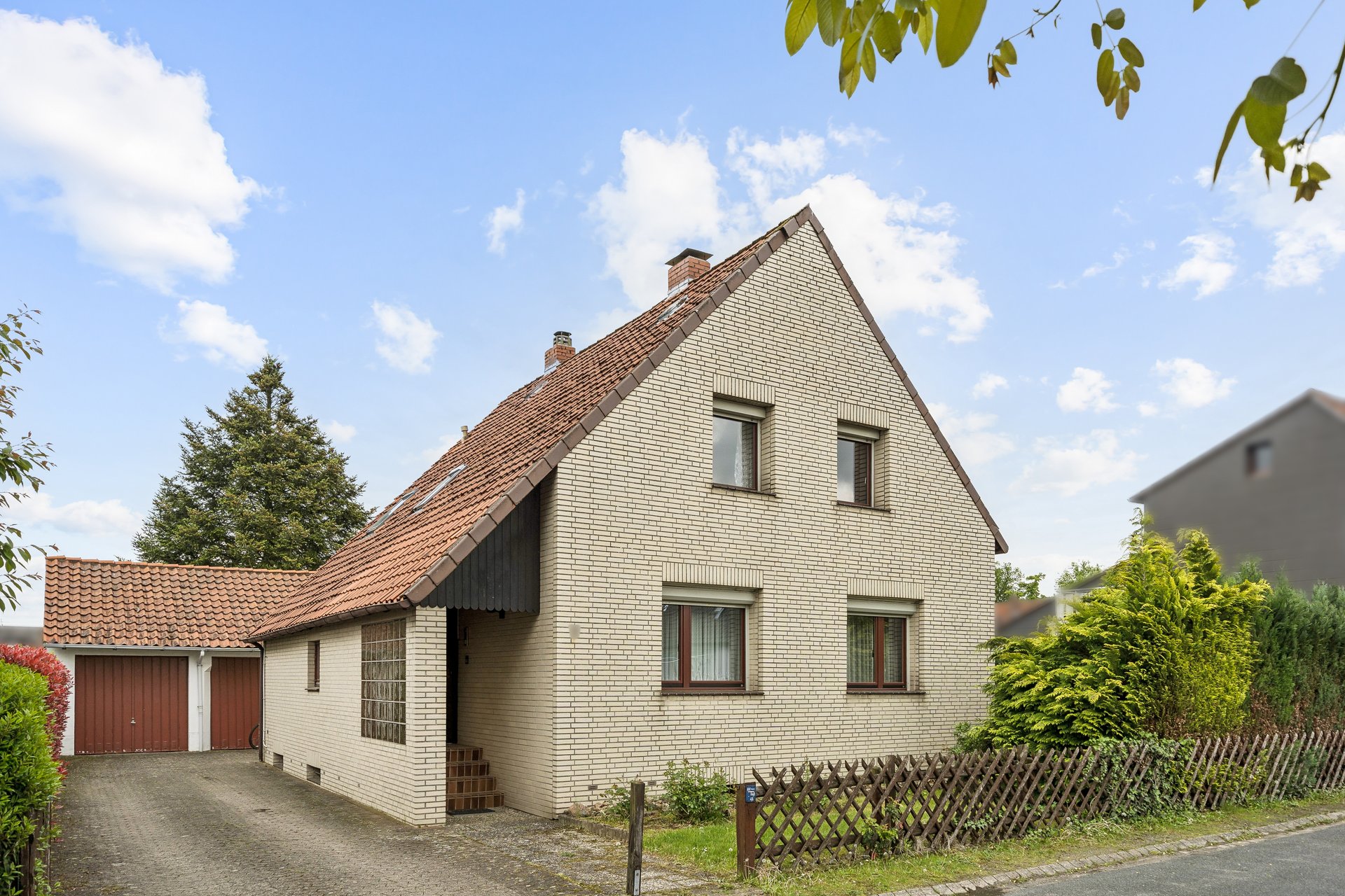 Familienfreundliches Einfamilienhaus auf großzügigem Grundstück in ruhiger Wohnlage