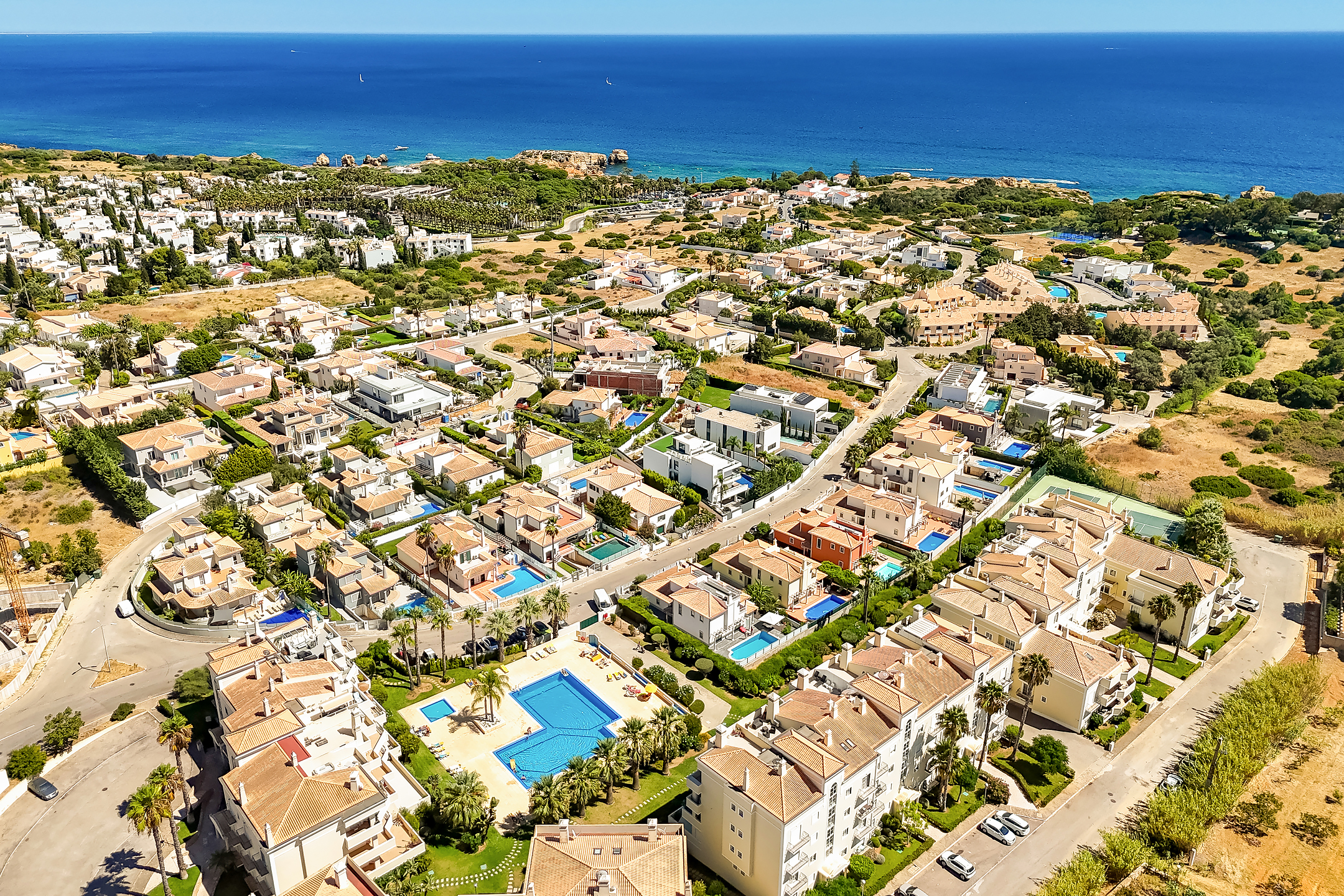 Magnifique penthouse rénové avec vue sur la mer, à quelques pas de la plage