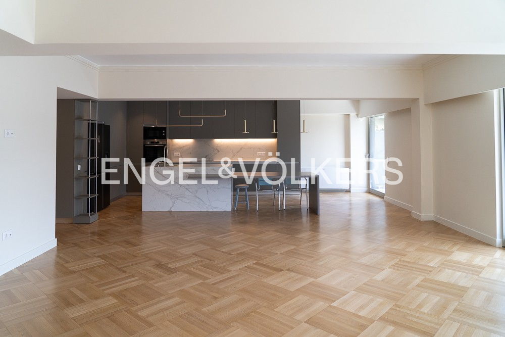 Luxury Penthouse with Parking in Kypseli