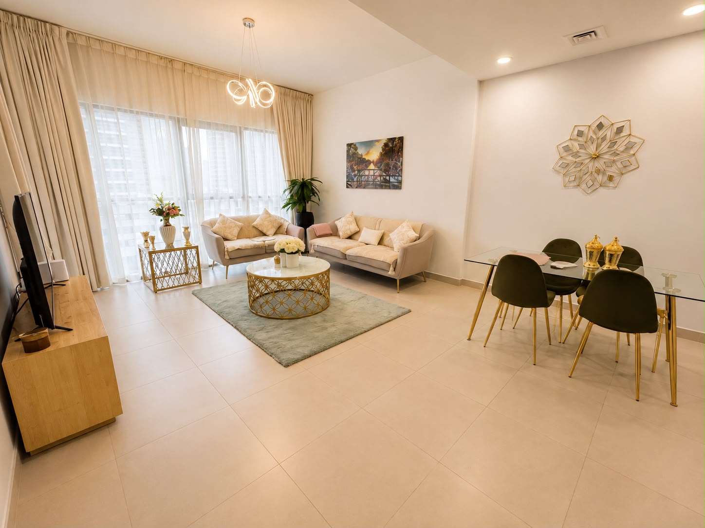 Bright 1BR in Bellevue Towers | Skyline View