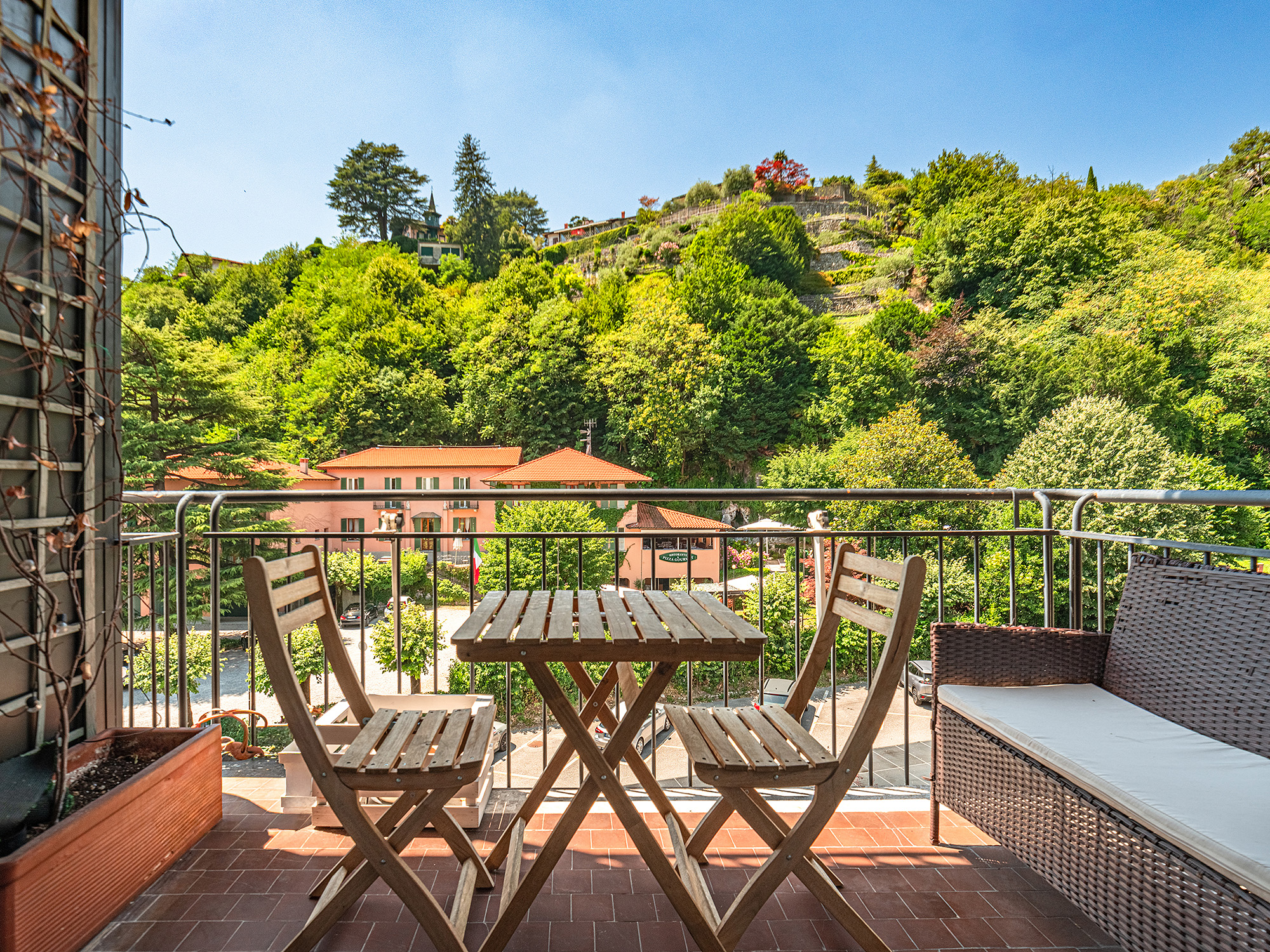 Exclusive two-room apartment in the centre of Cernobbio